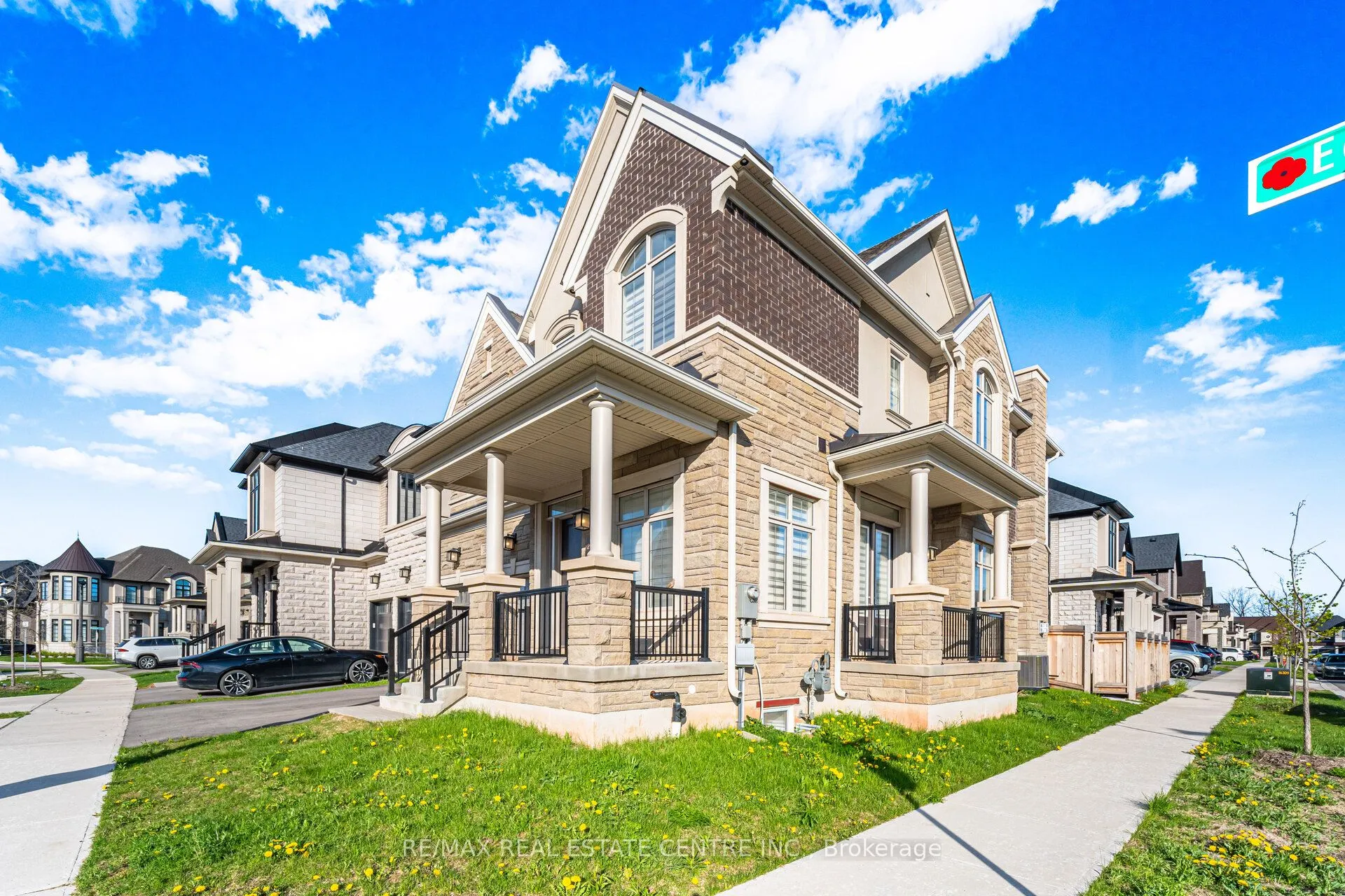Detached Home For Lease | W13133496