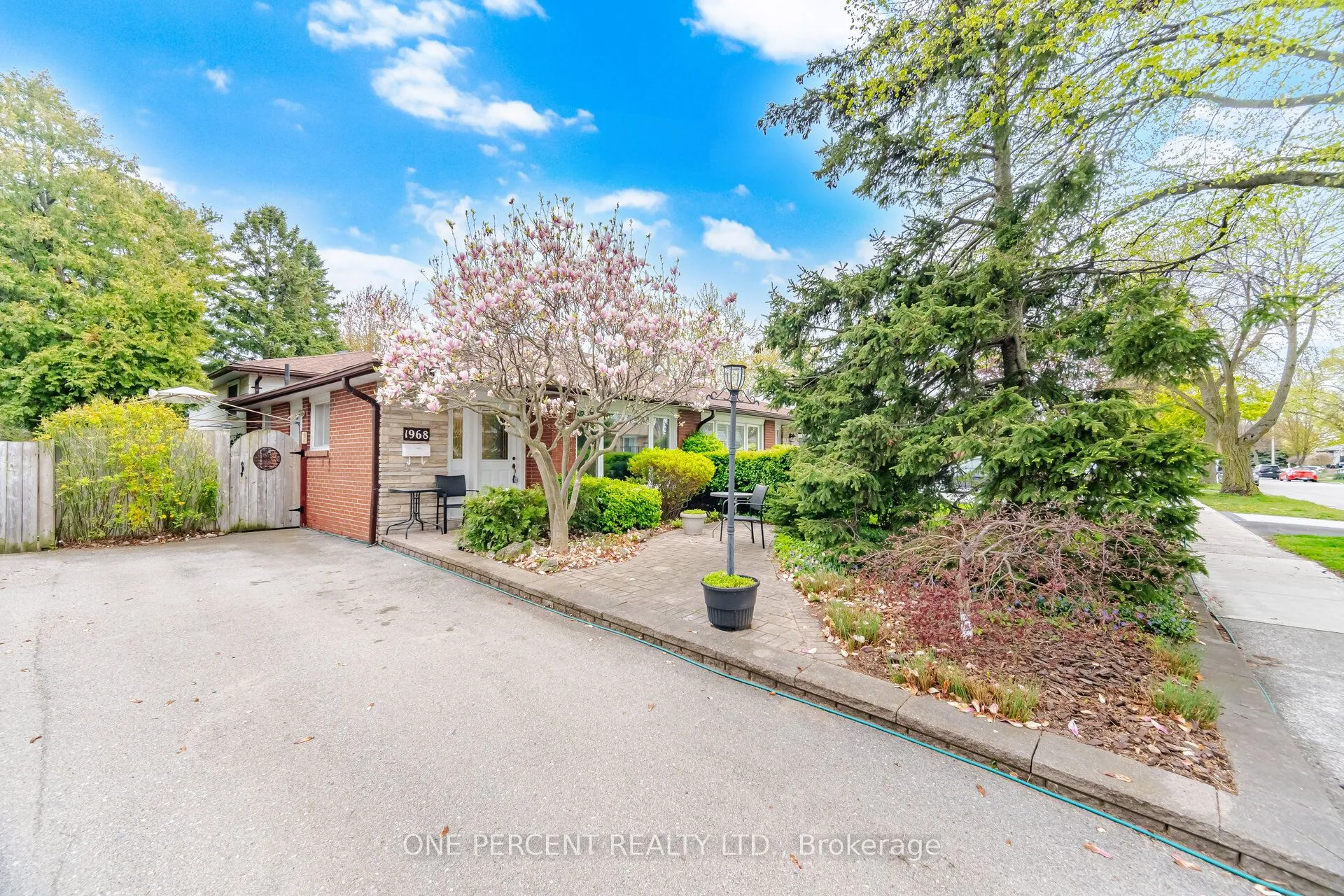 Semi-Detached Home For Sale | W13133792