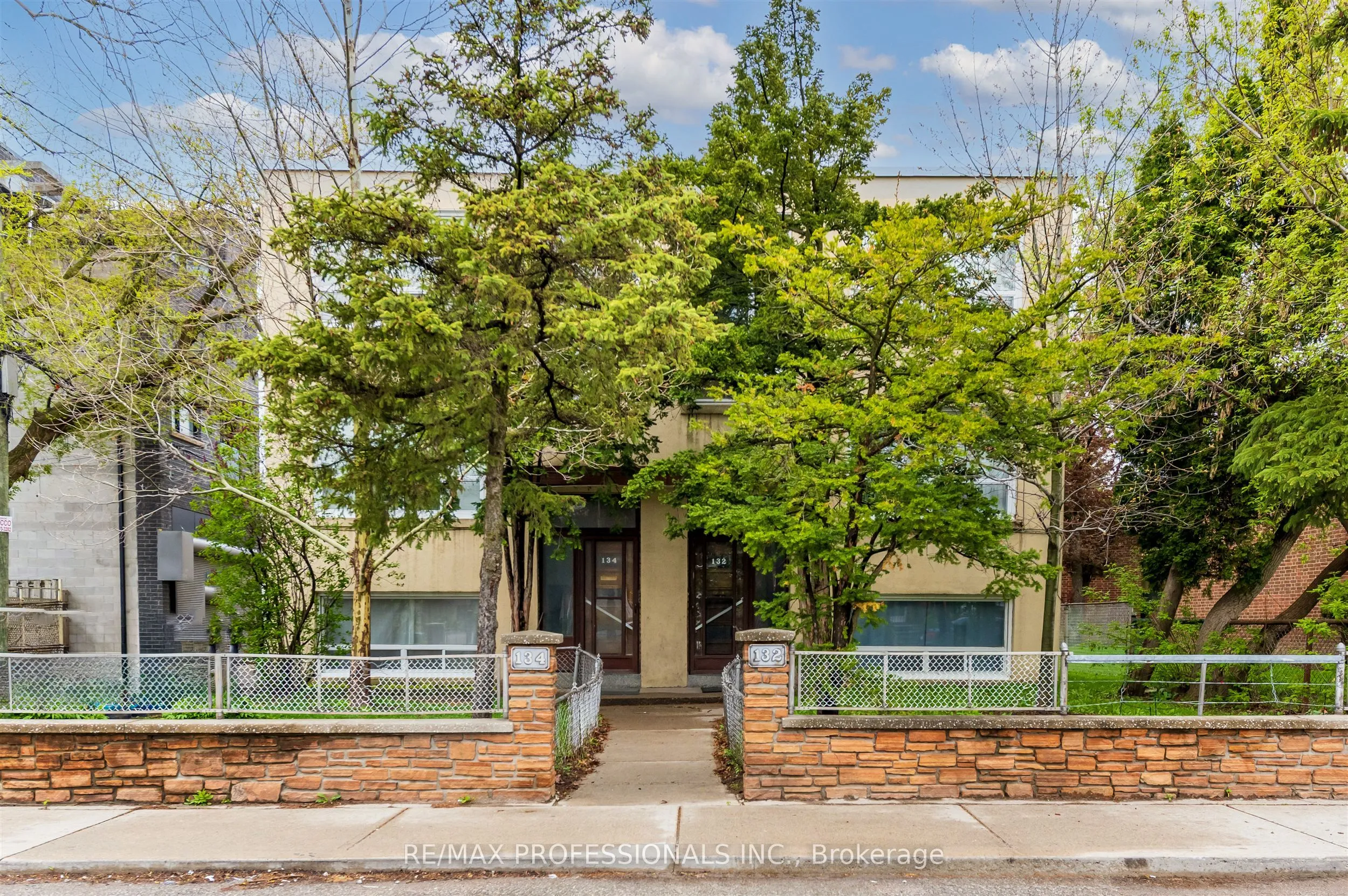 Multiplex For Sale | W13136470