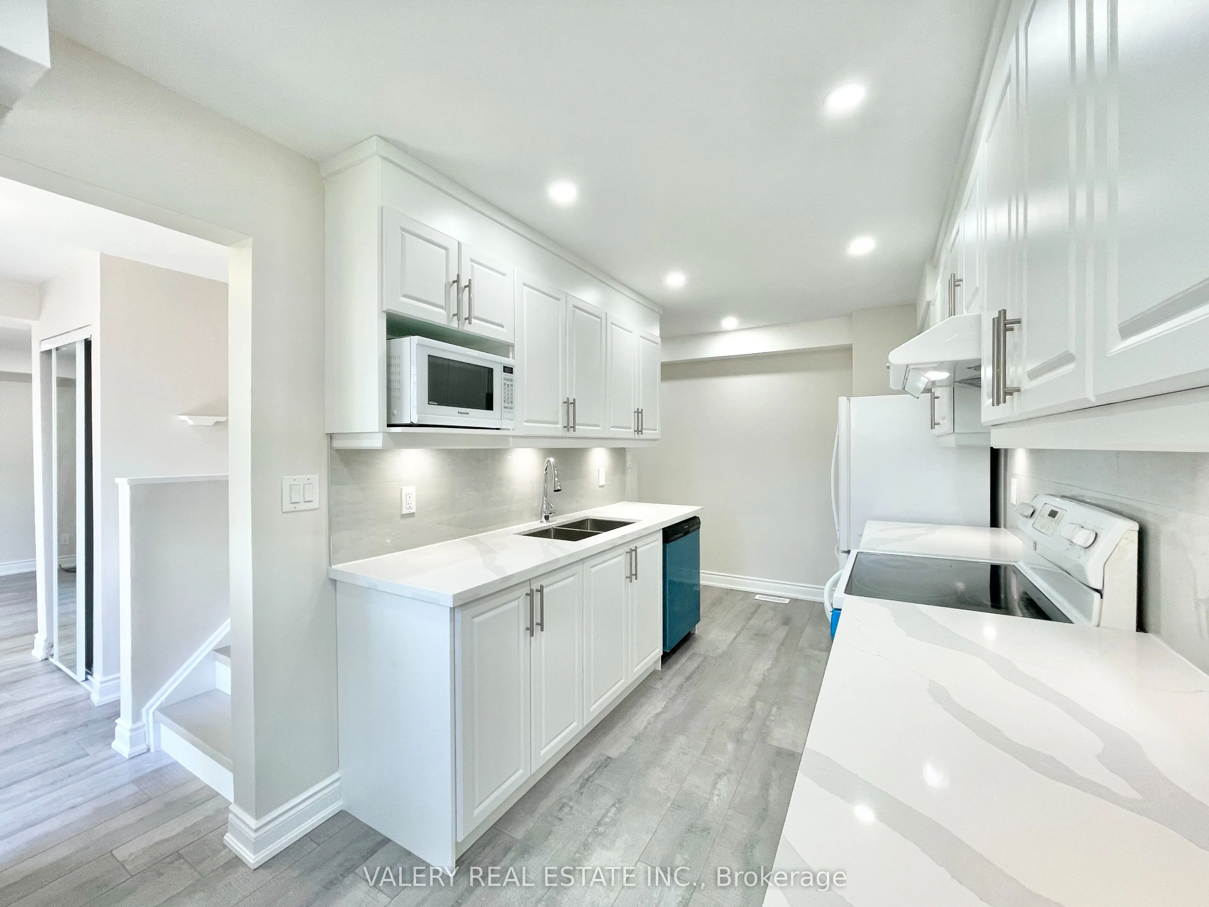 Detached Home For Lease | W13136926