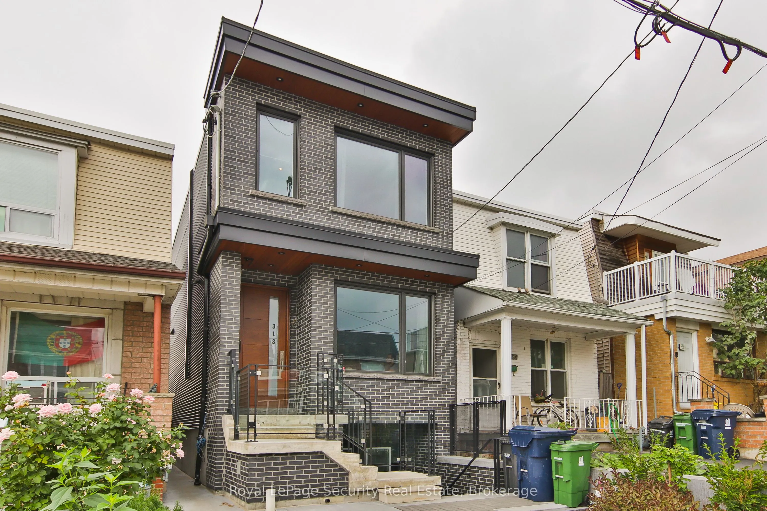 Detached Home For Lease | W13138974