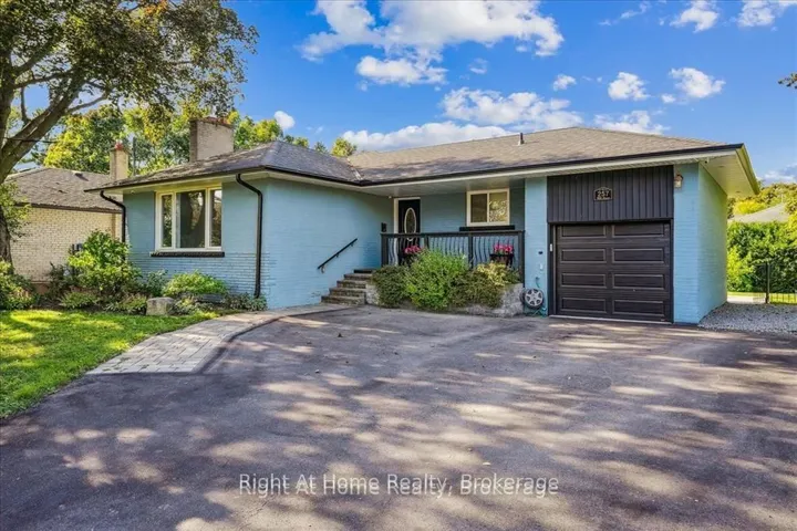 257  Wales  Crescent, Oakville, ON L6L 3X8