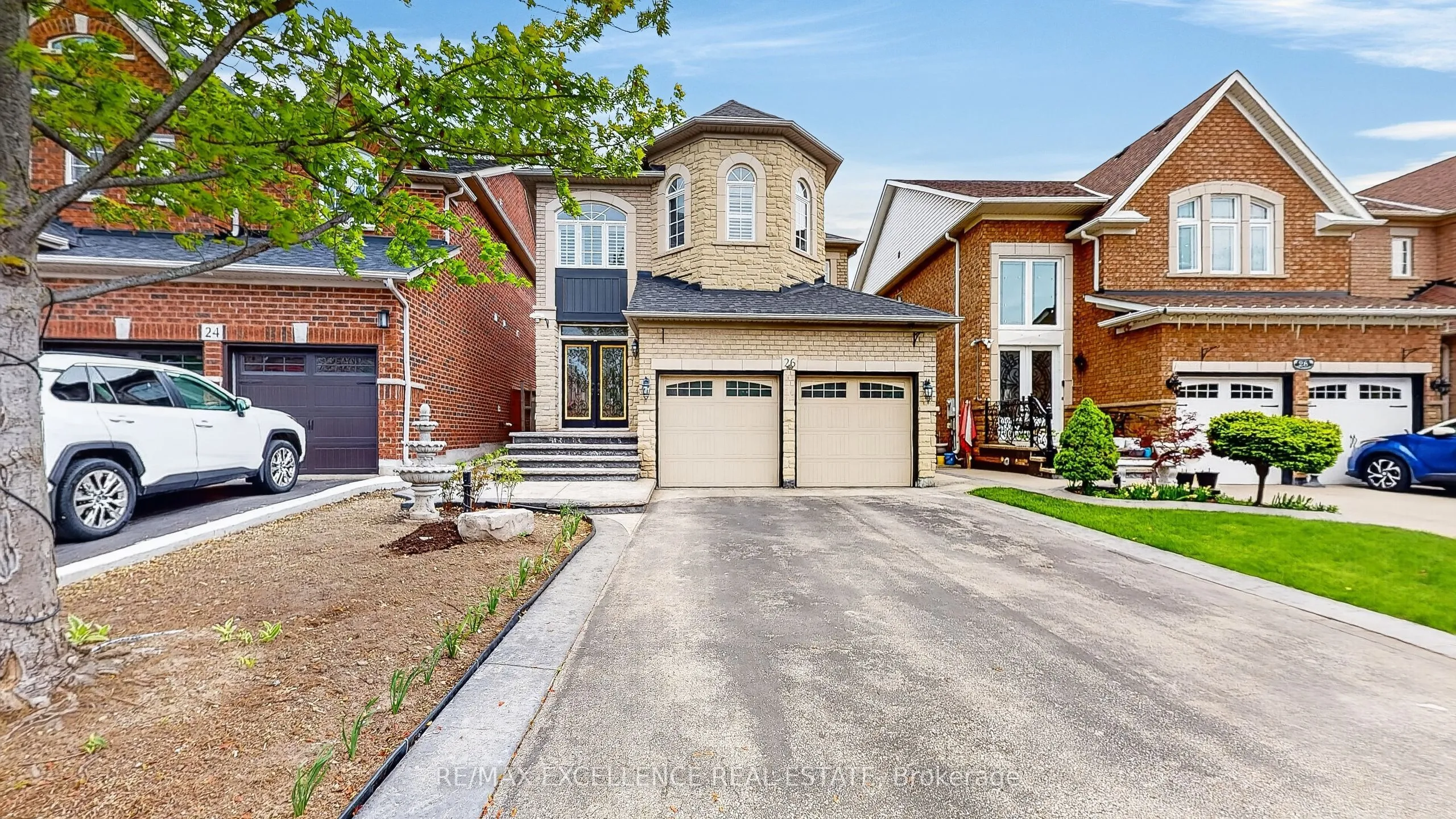 Detached Home For Sale | W13141646