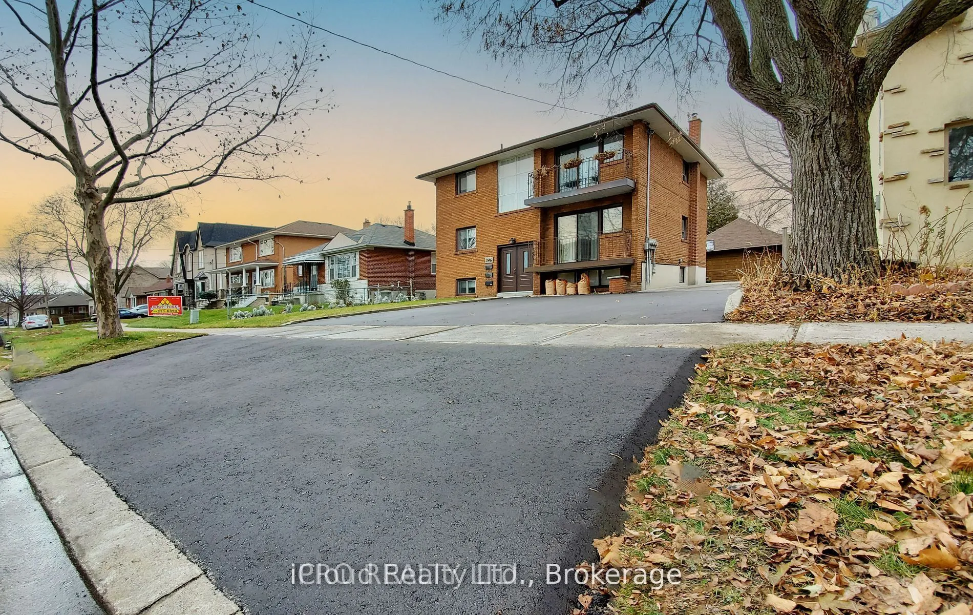 Triplex For Lease | W13142530