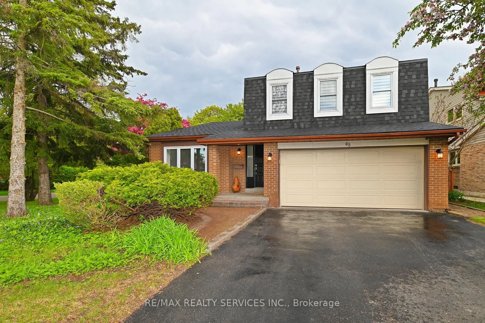 Detached Home For Sale | W13146308