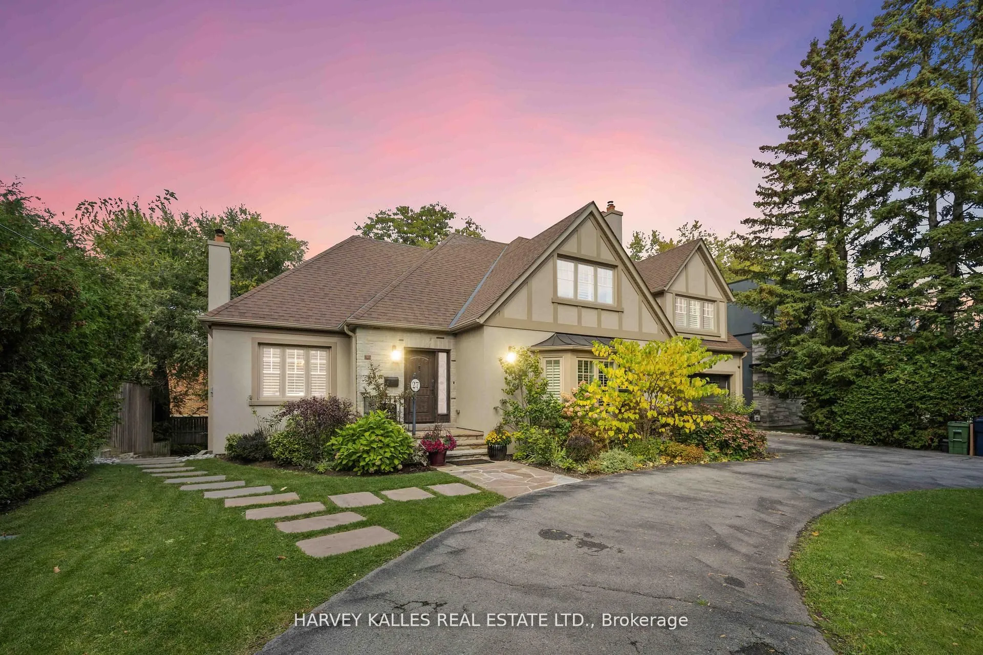 Detached Home For Sale | W13146672