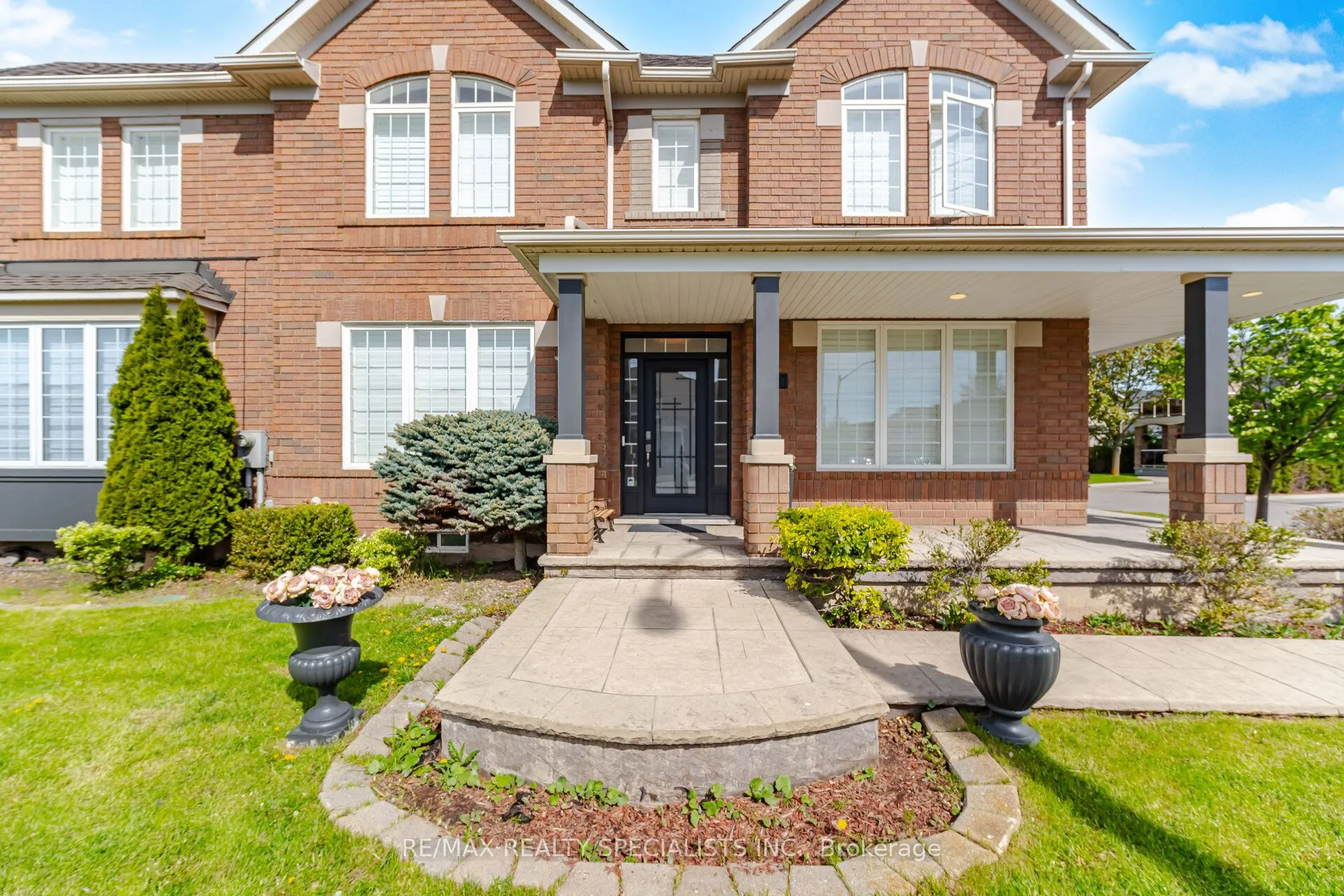 Detached Home For Sale | W13148064
