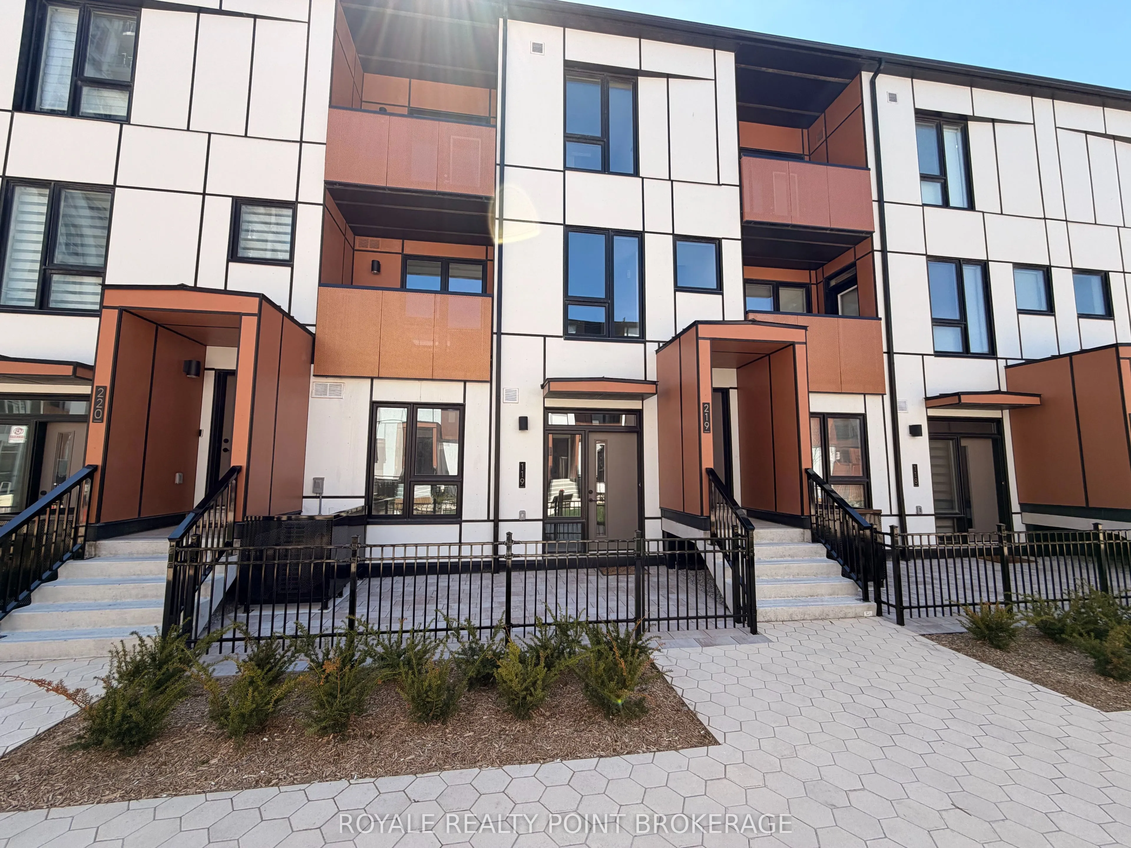 Property For Lease | W13158854