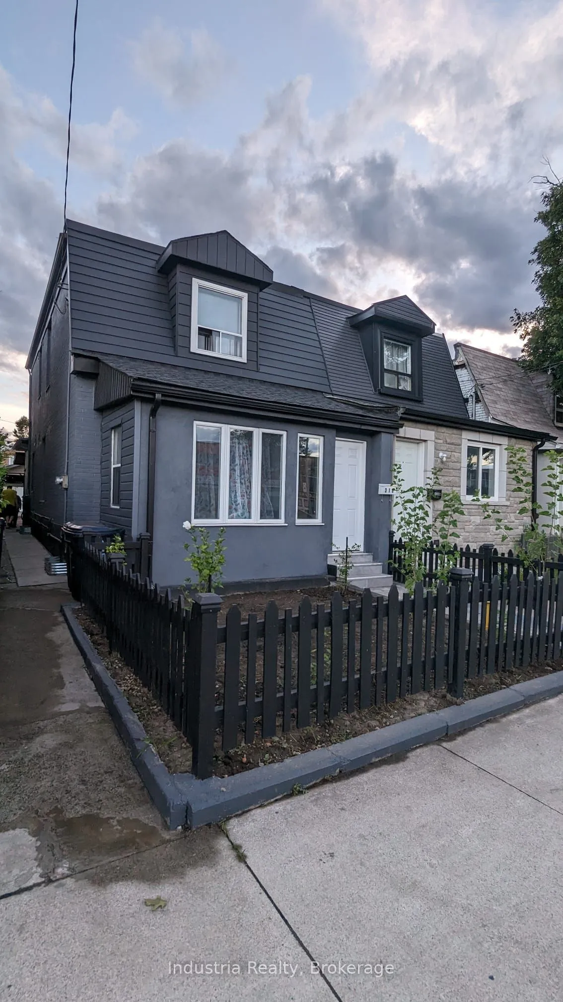 Semi-Detached Home For Sale | W13165418