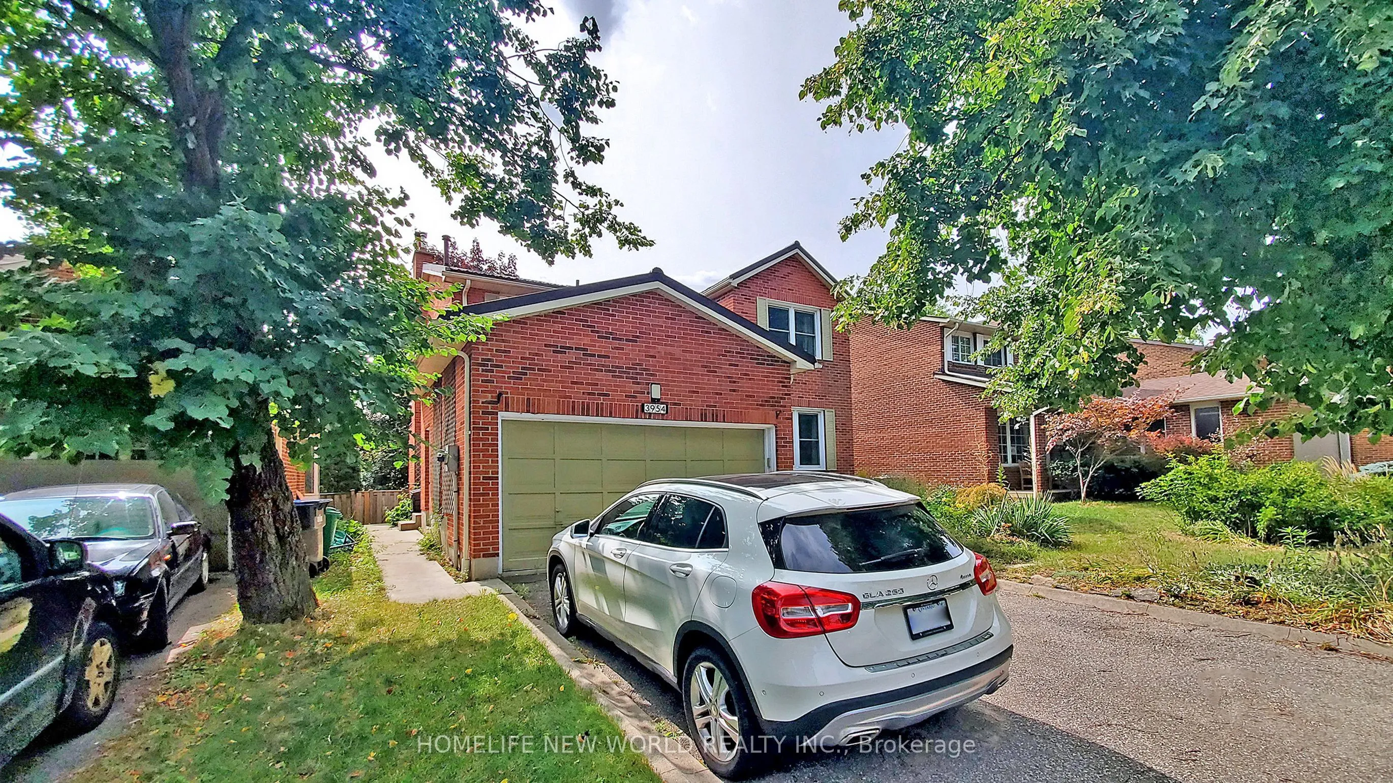 Detached Home For Lease | W13166974