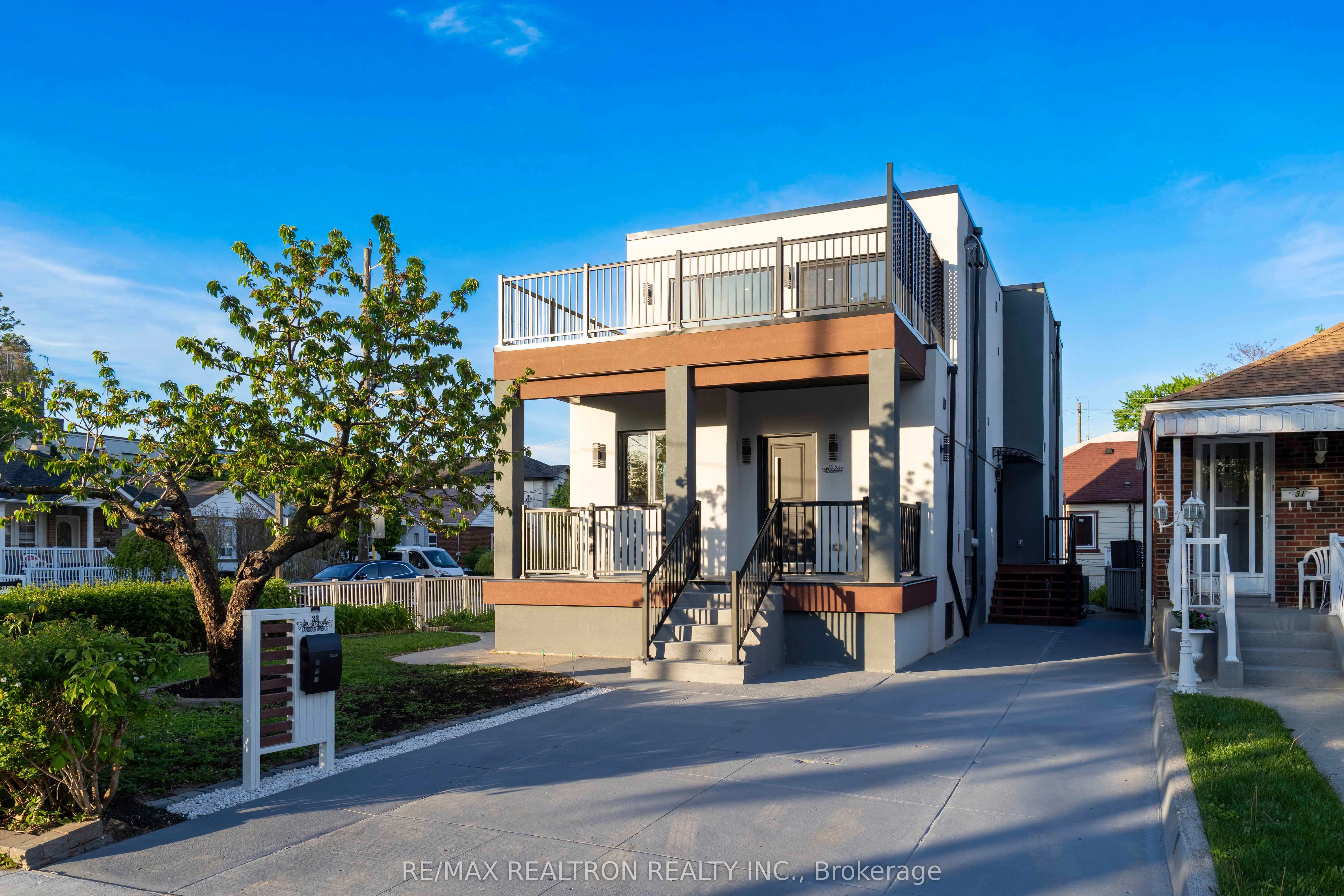Detached Home For Sale | W13170180