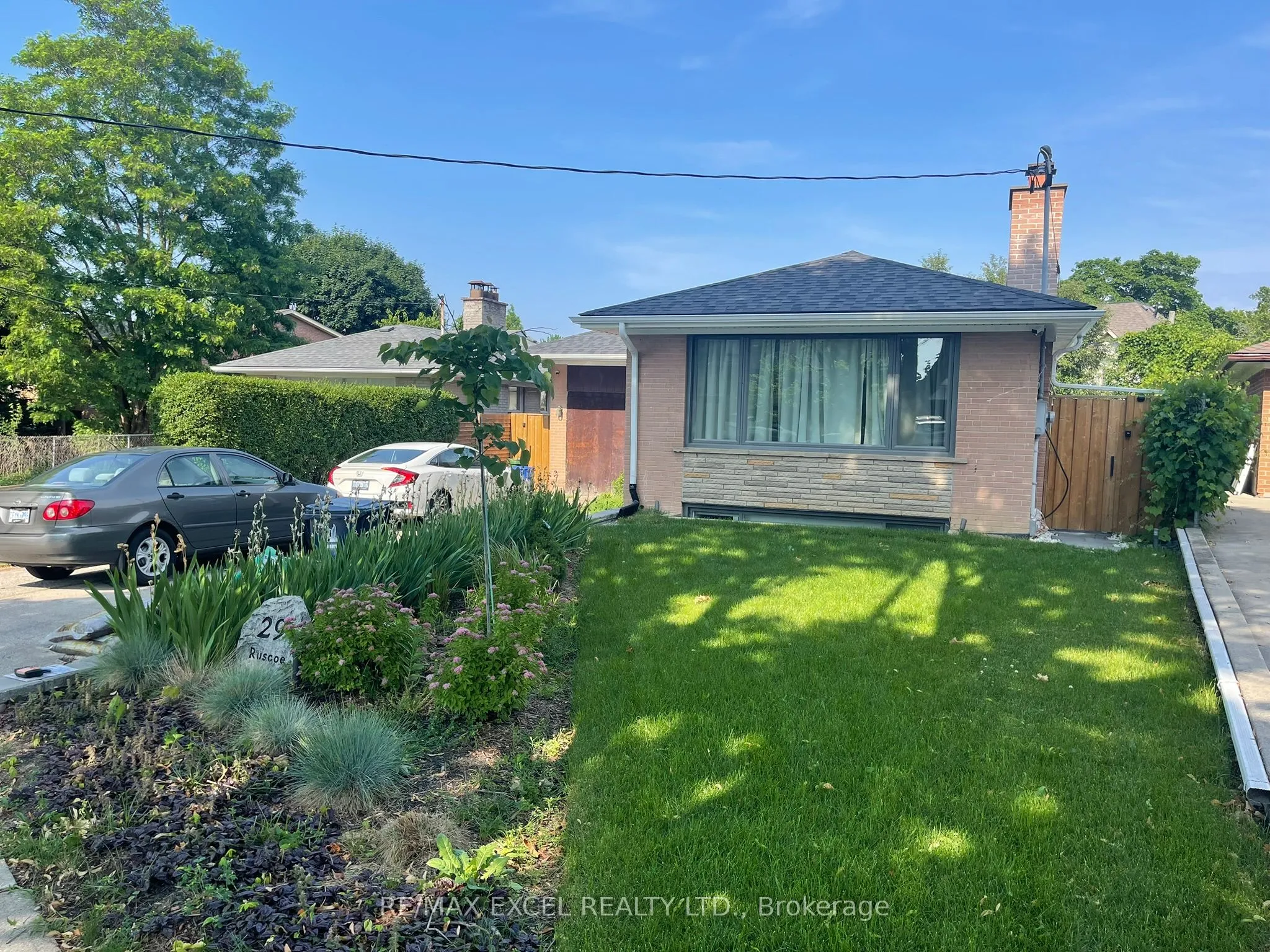 Detached Home For Lease | W13171962