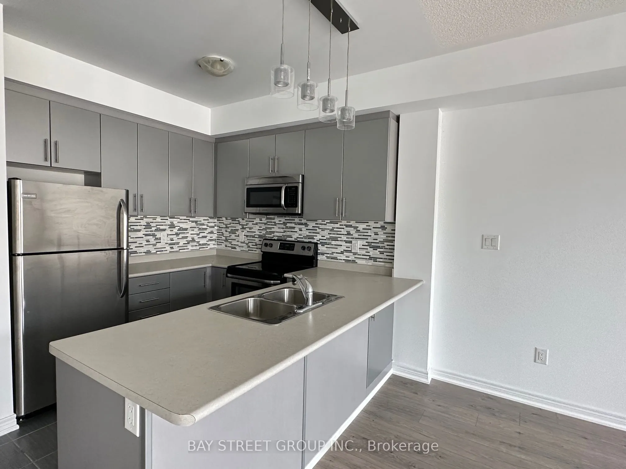 Property For Lease | W13174158