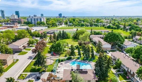 57 Hansen Road N 29, Brampton, ON L6V 3C6