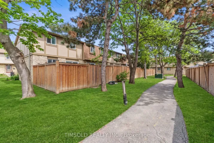 57 Hansen Road N 29, Brampton, ON L6V 3C6