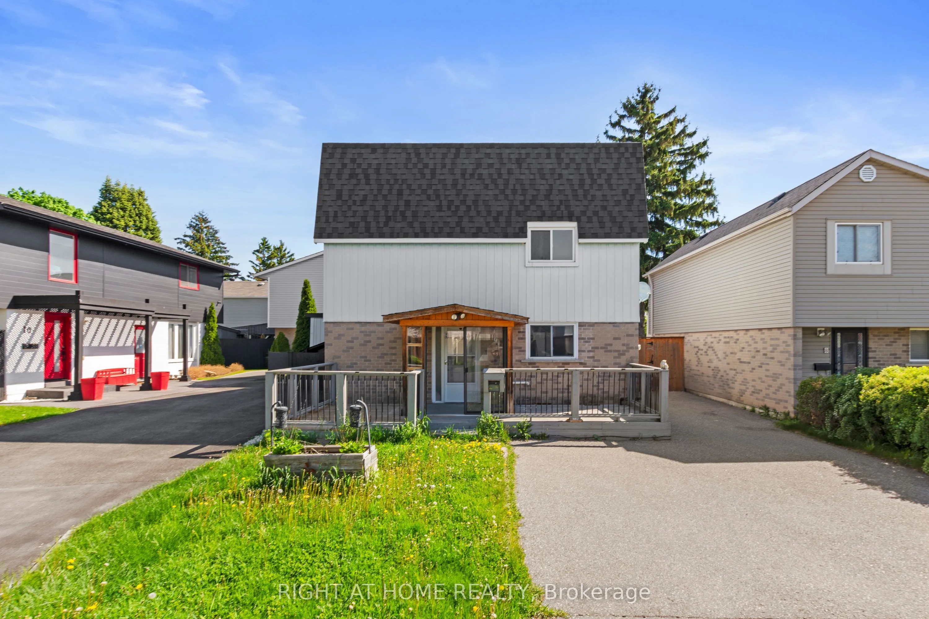 Detached Home For Lease | W13189702