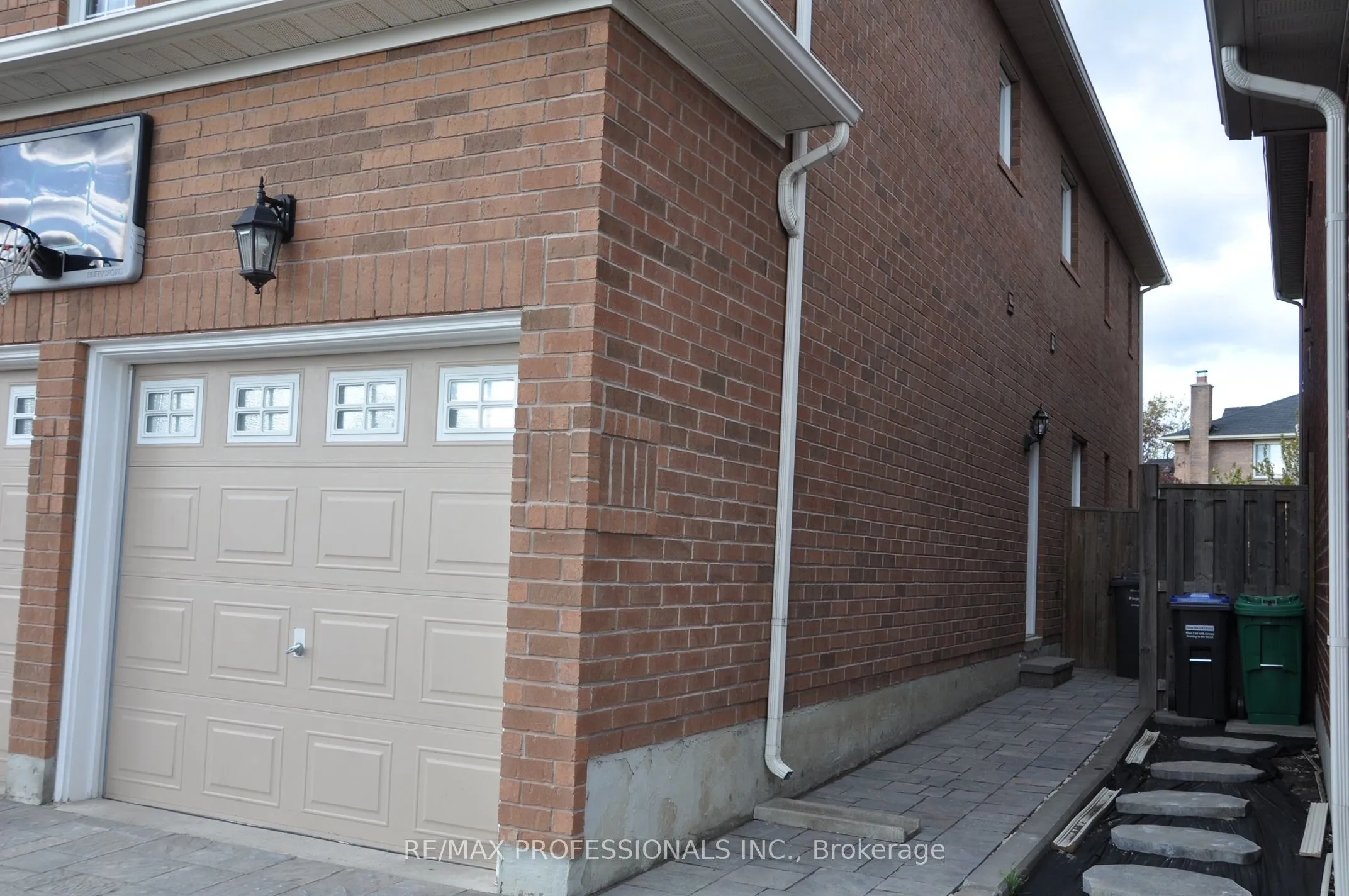 Detached Home For Lease | W13192522