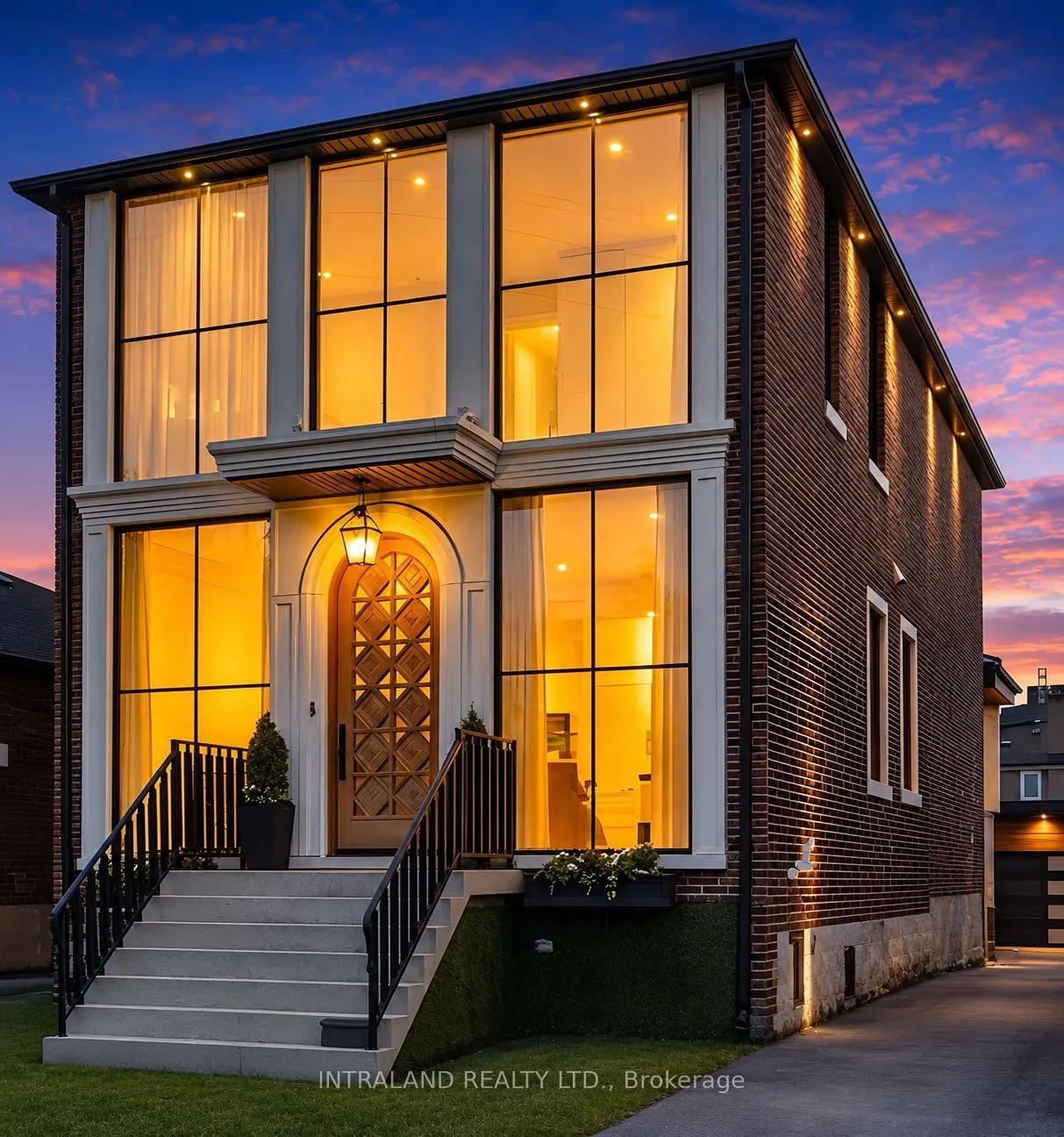 Detached Home For Sale | W13192860