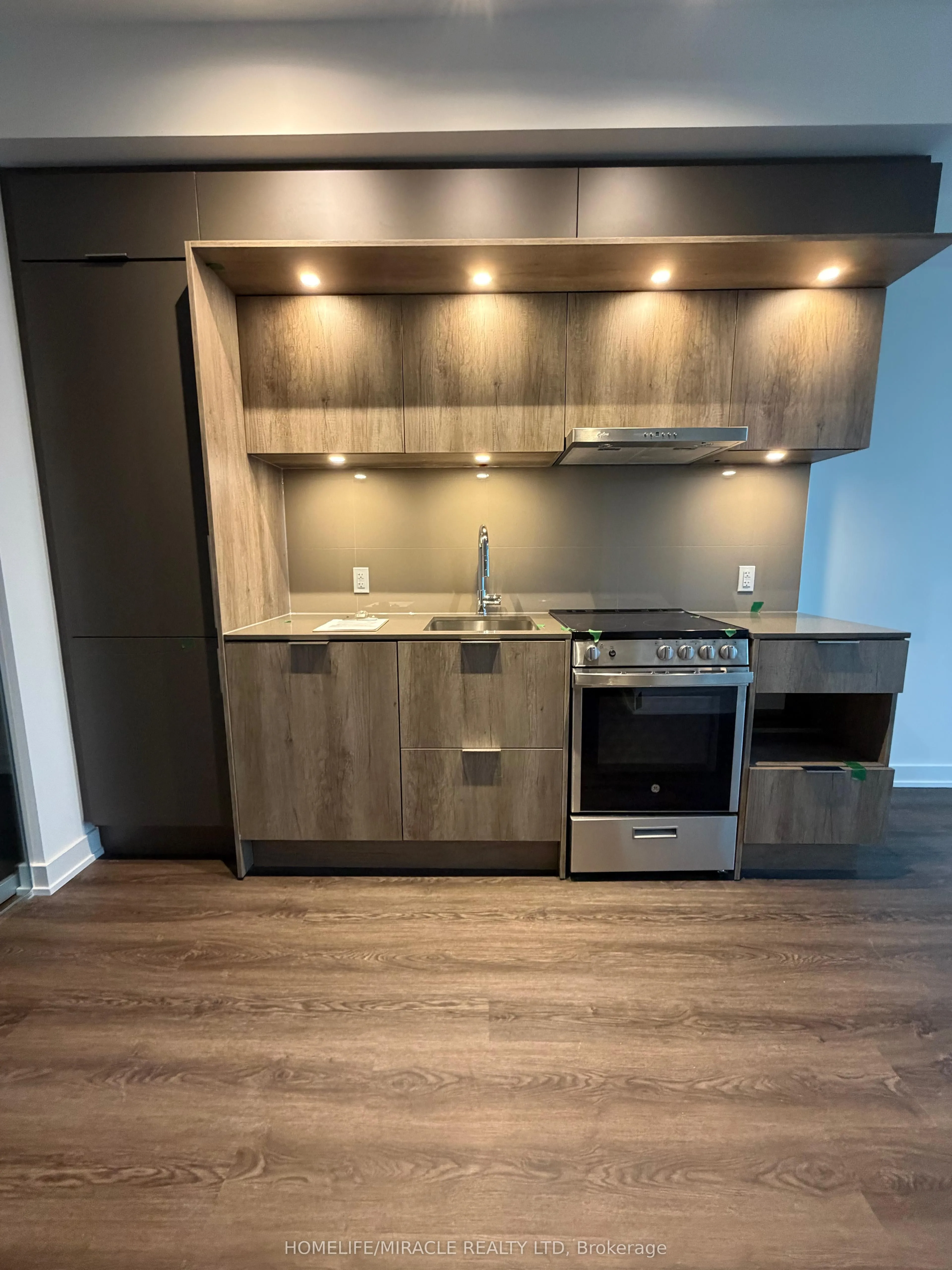 Property For Lease | W13201512