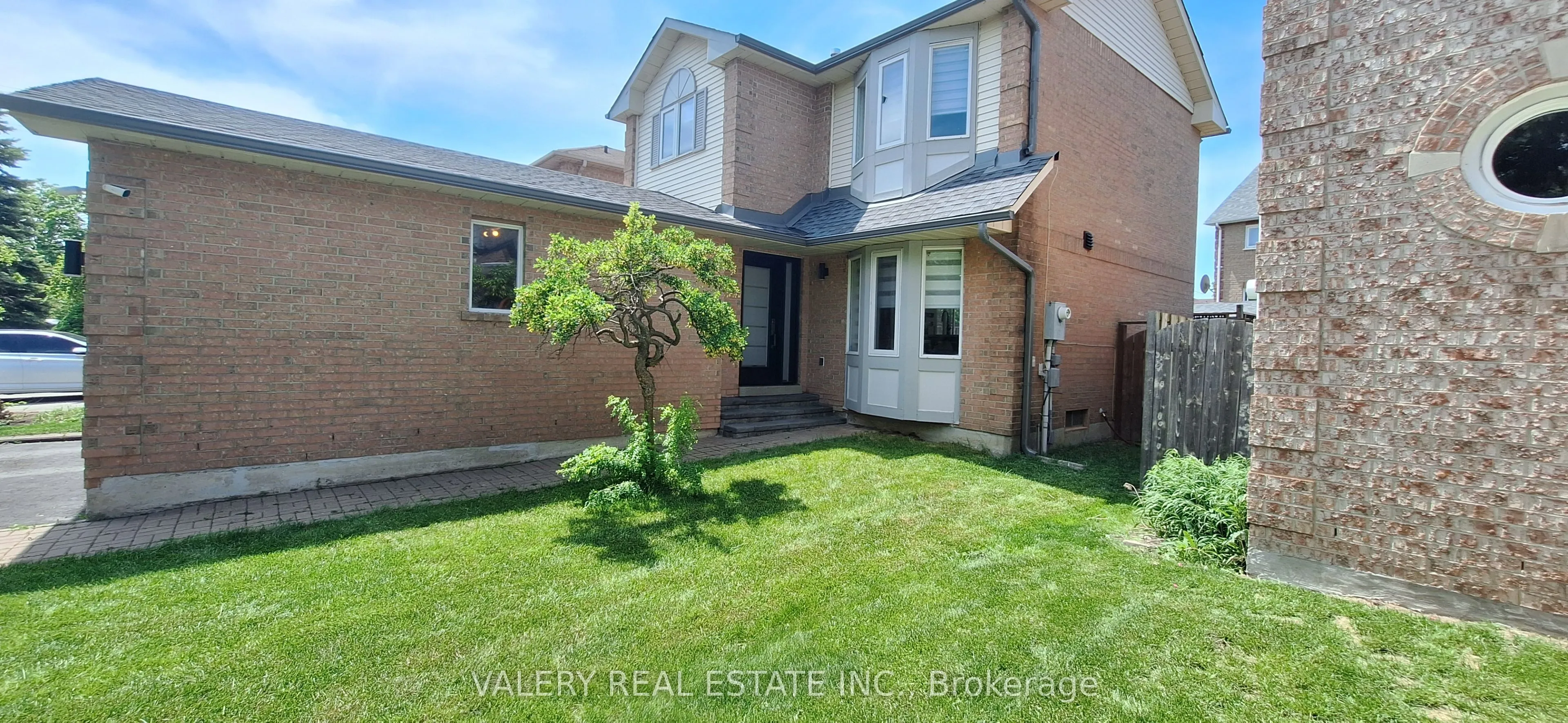 Detached Home For Lease | W13205298