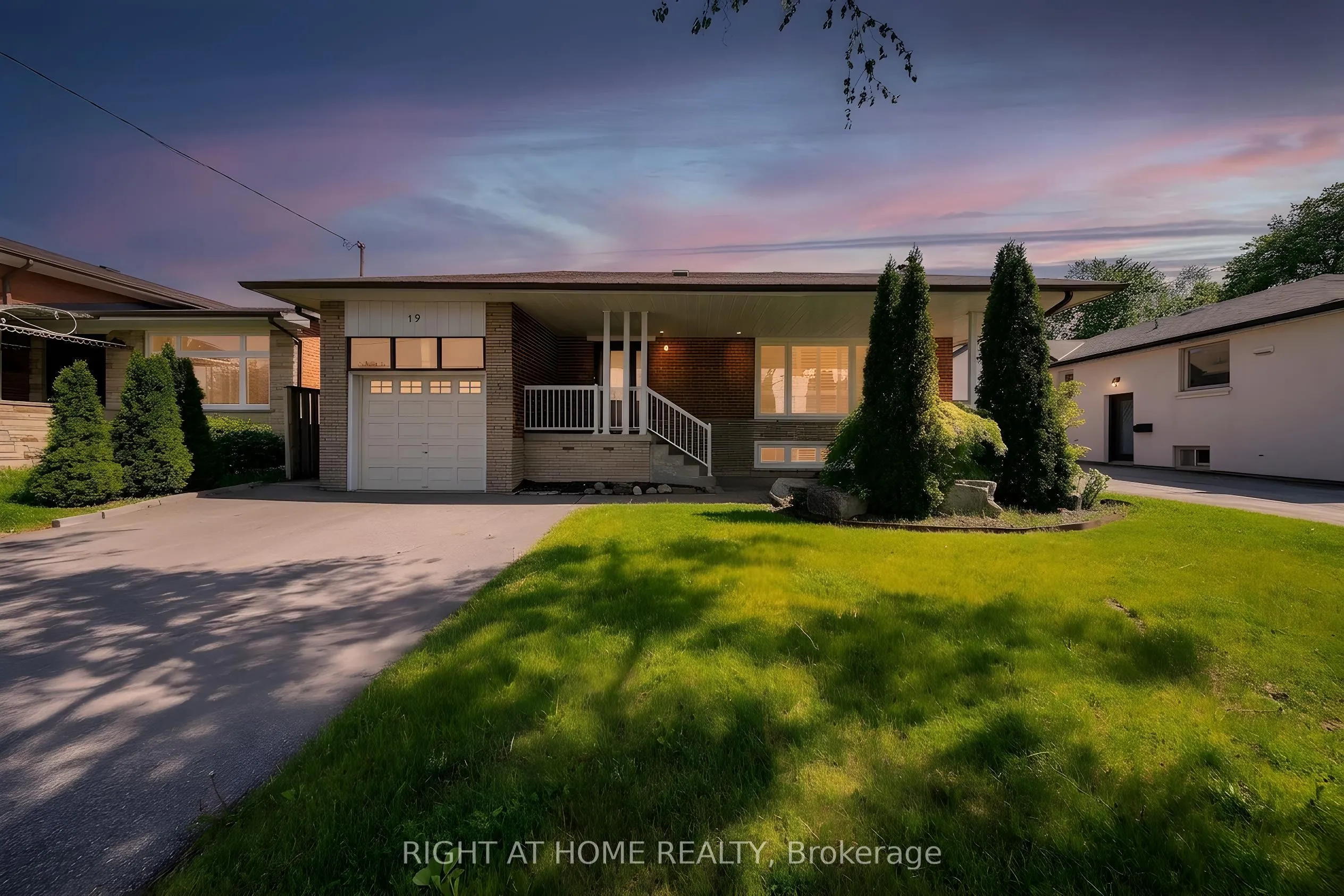 Detached Home For Sale | W13207492