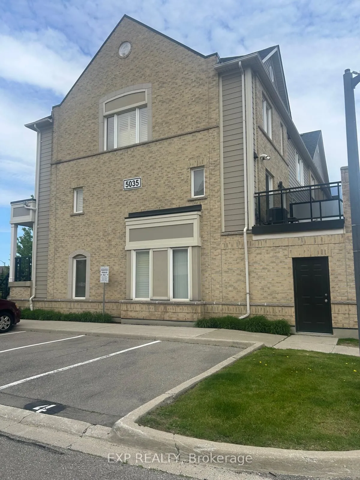 Parking Space For Lease | W13209872