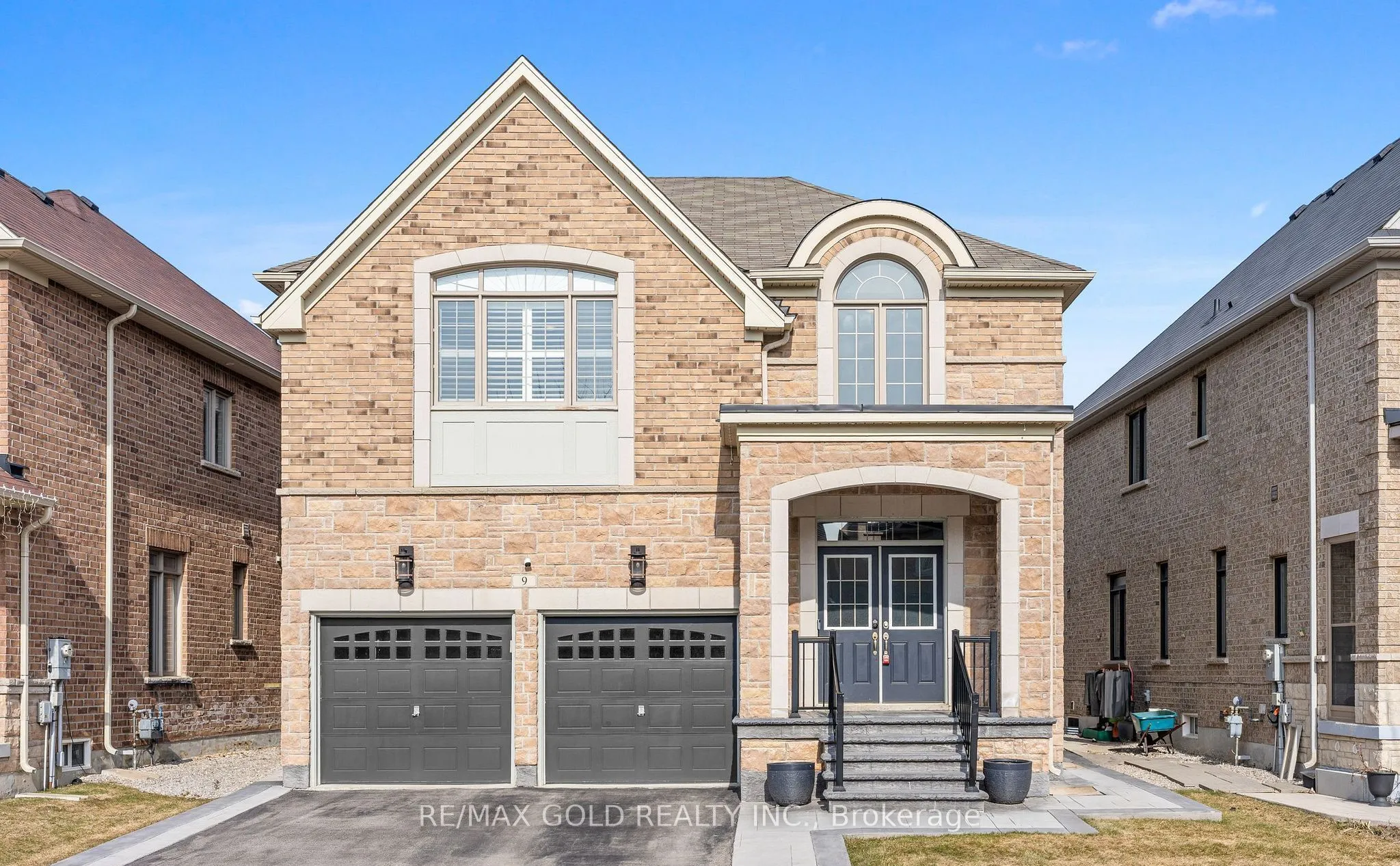 Detached Home For Sale | W13211002