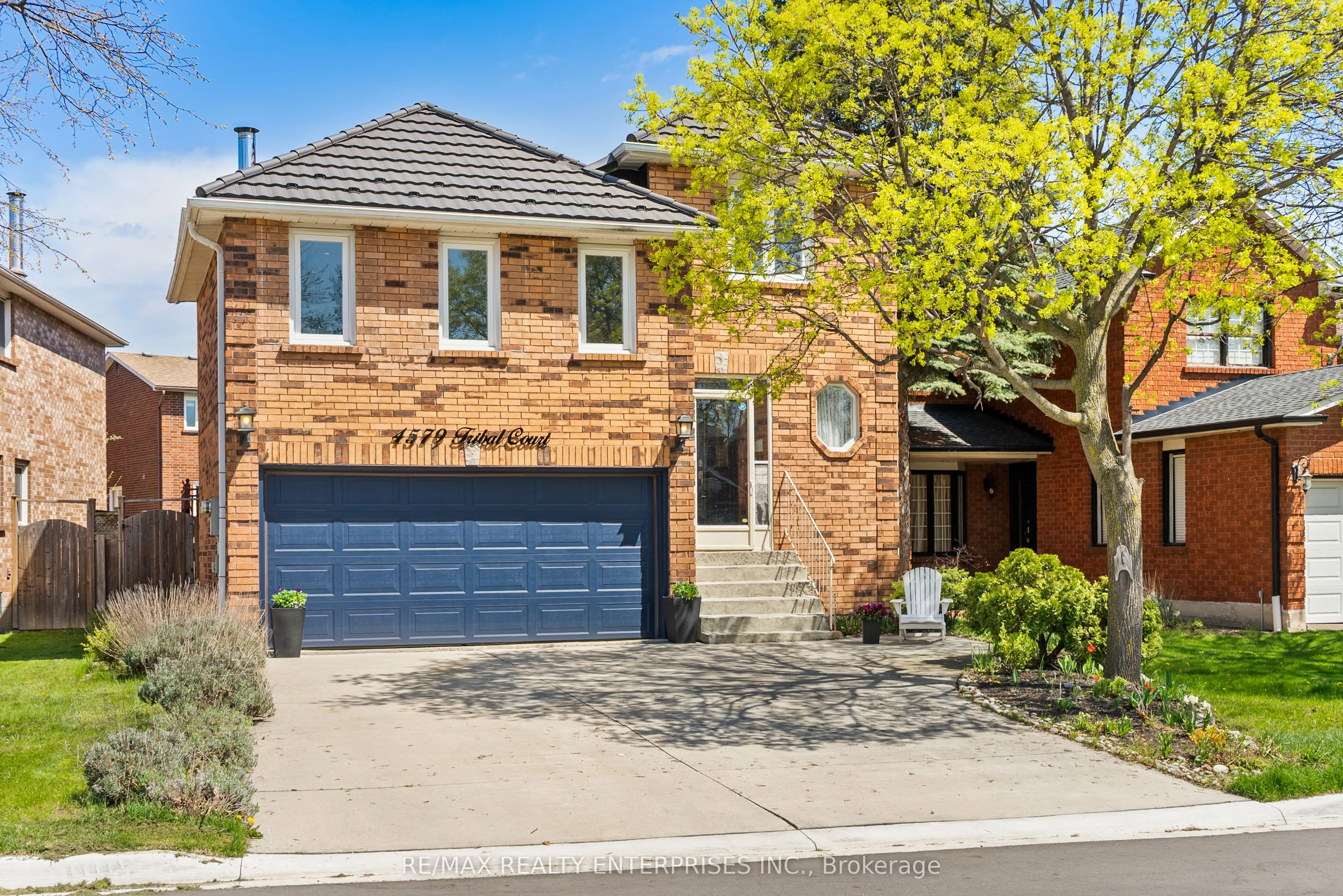 Detached Home For Sale | W13214382