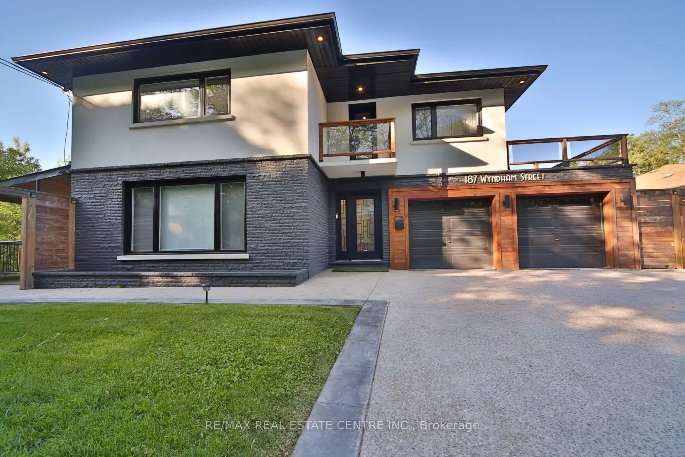 Detached Home For Sale | W13216208