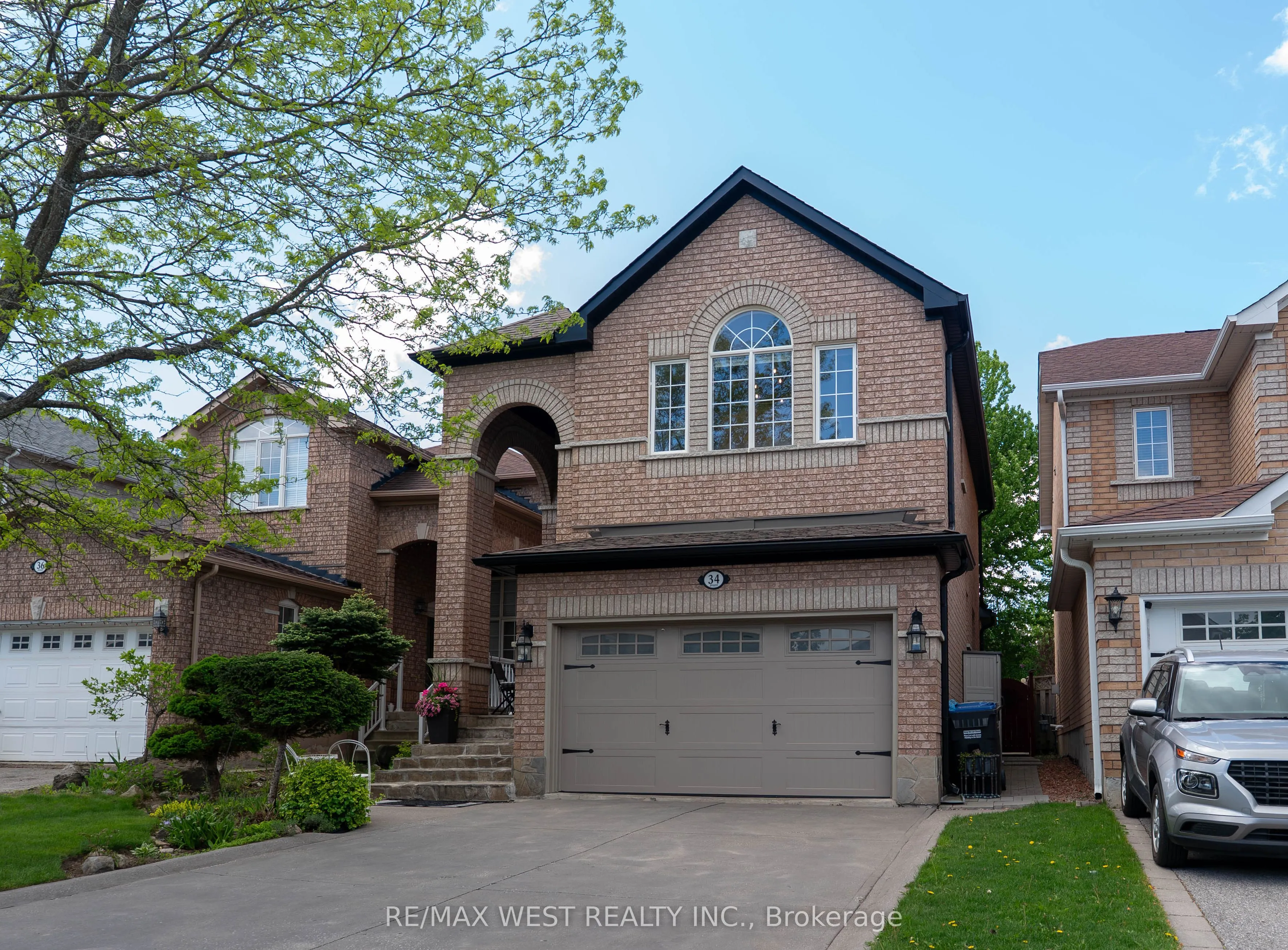 Detached Home For Sale | W13216996