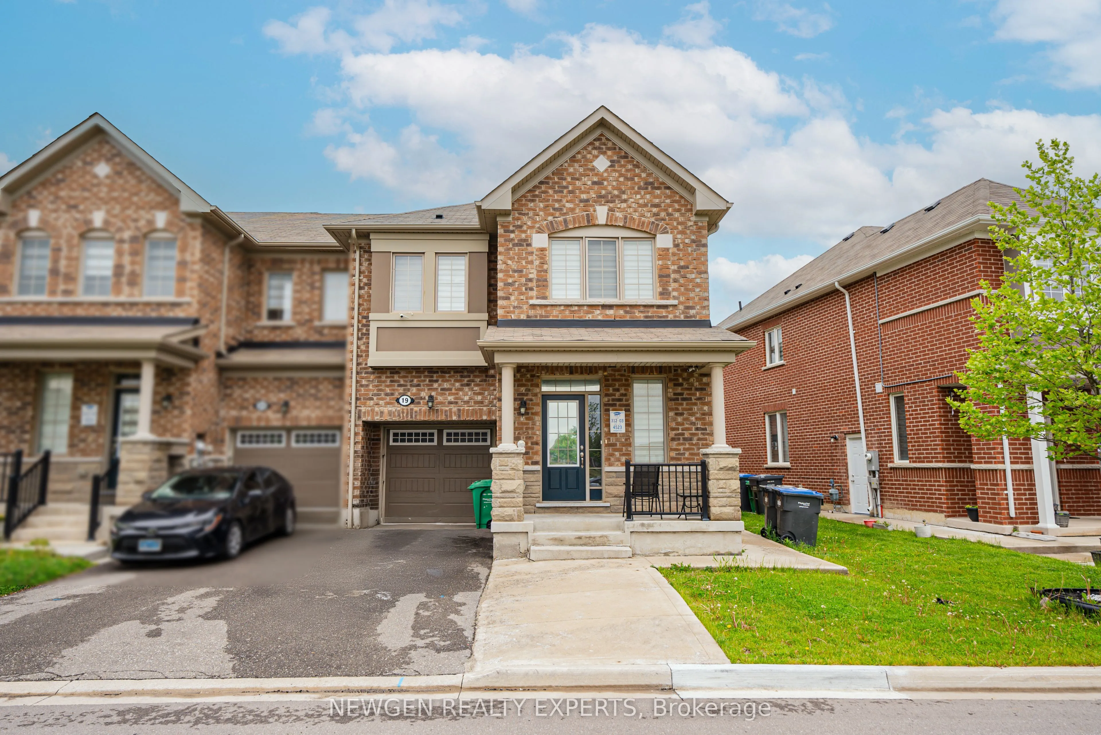 Detached Home For Lease | W13218152