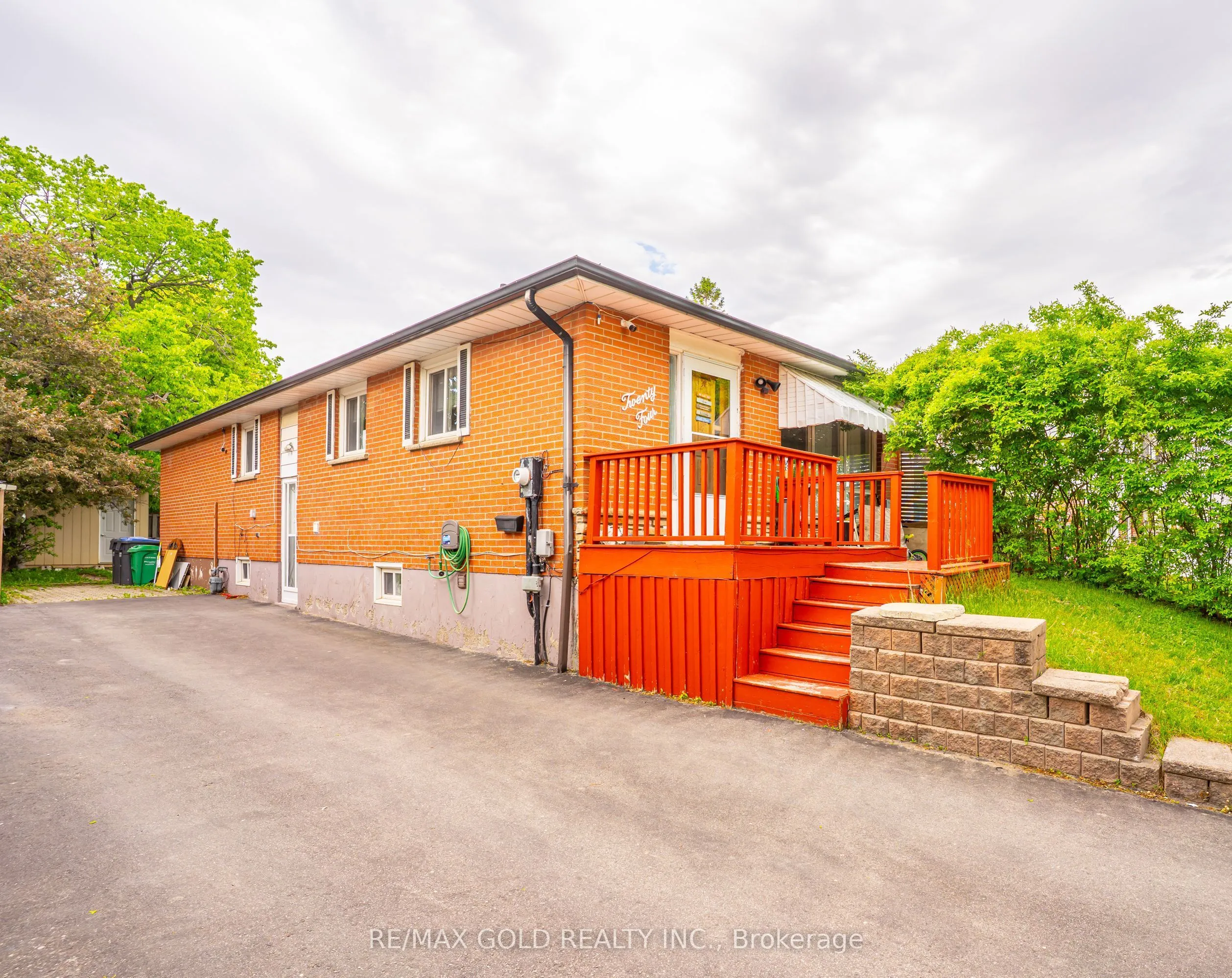 Semi-Detached Home For Lease | W13218414