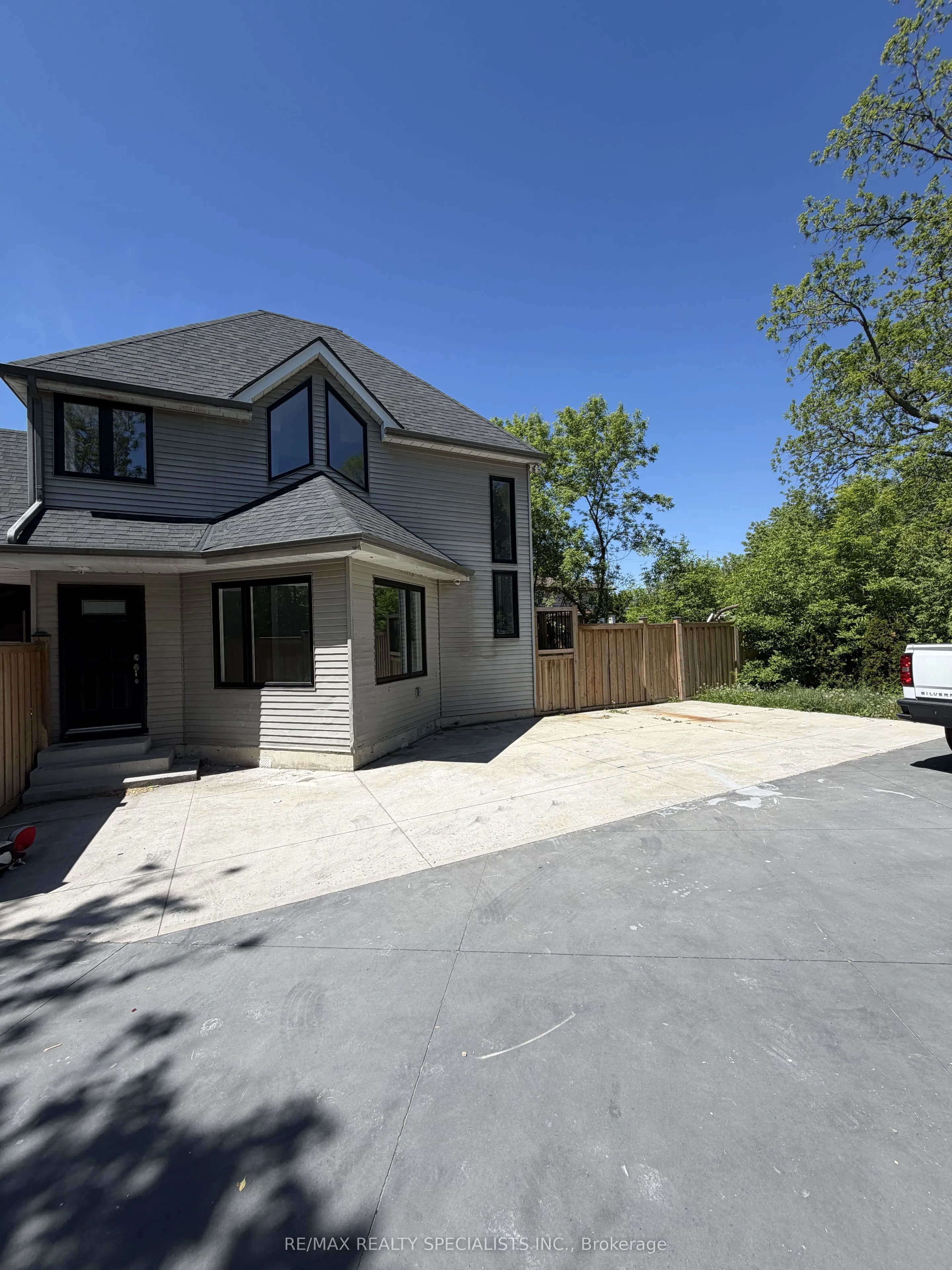 Duplex For Lease | W13219684