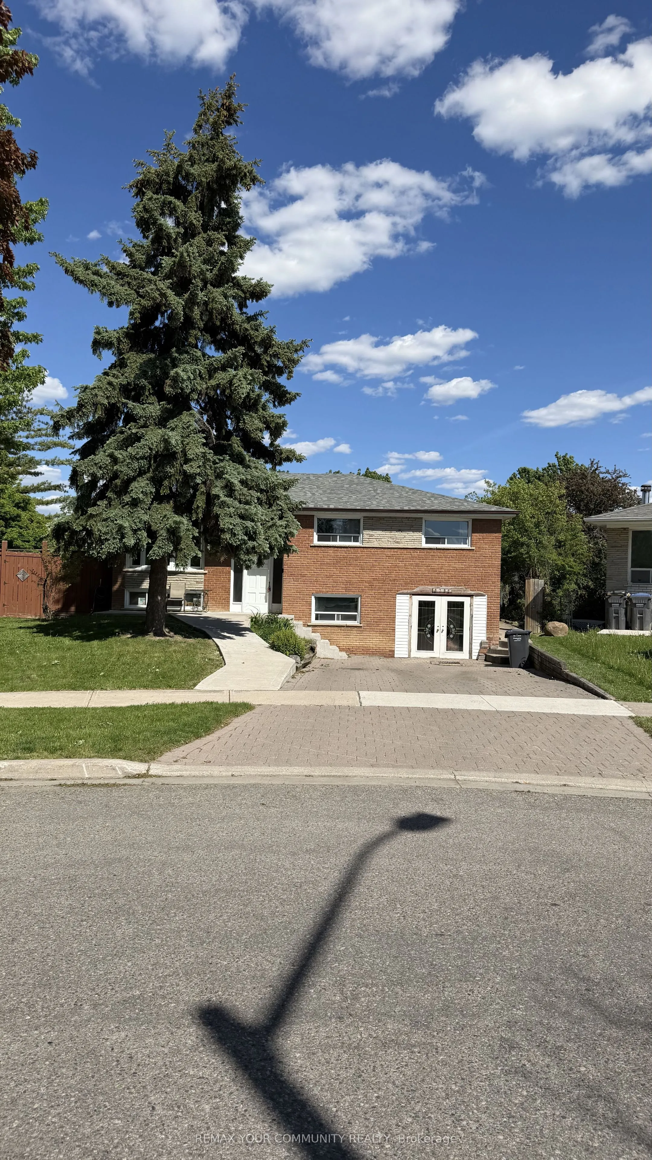 Detached Home For Lease | W13221820
