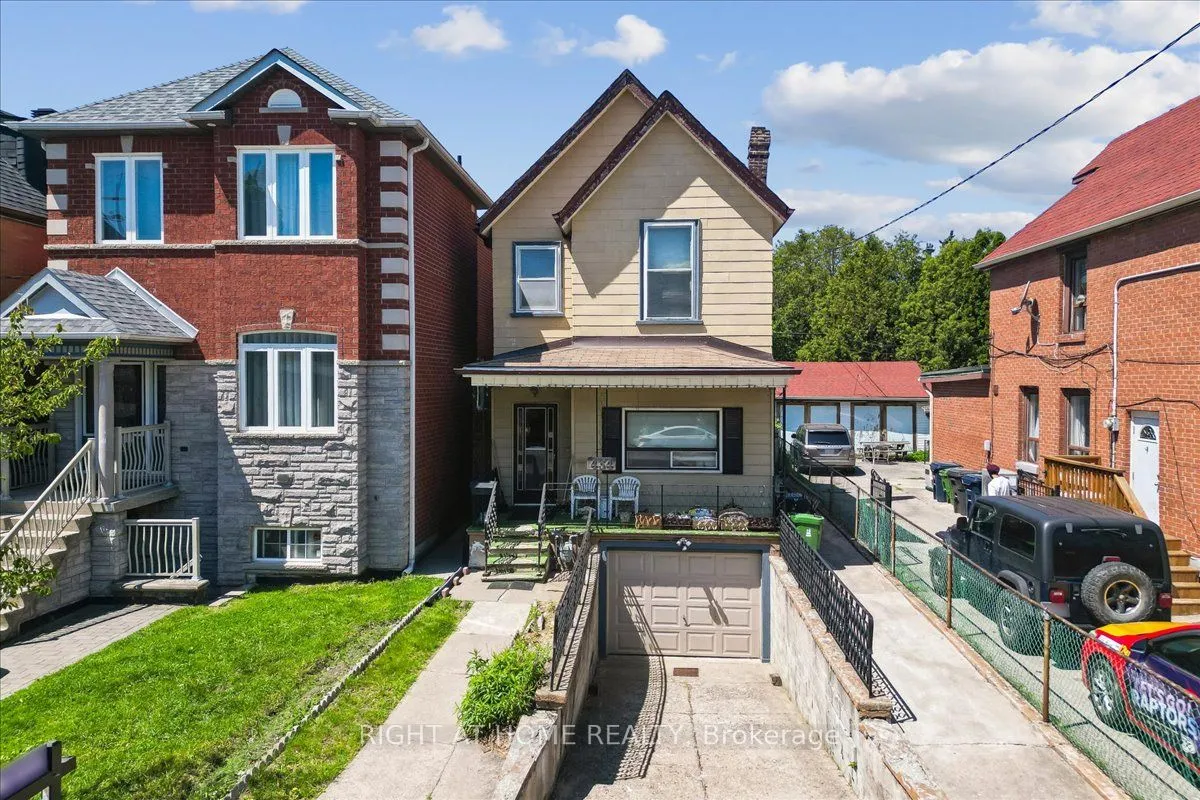 Detached Home For Sale | W13222062