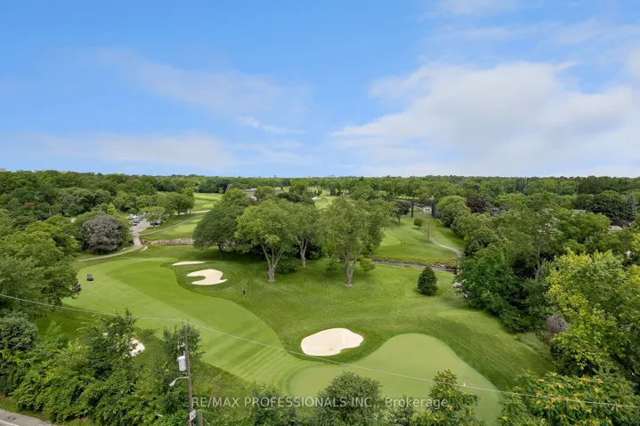 Unobstructed views of Islington Golf Course!