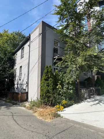 22 Brad Street, Toronto W02, ON M6P 1N1