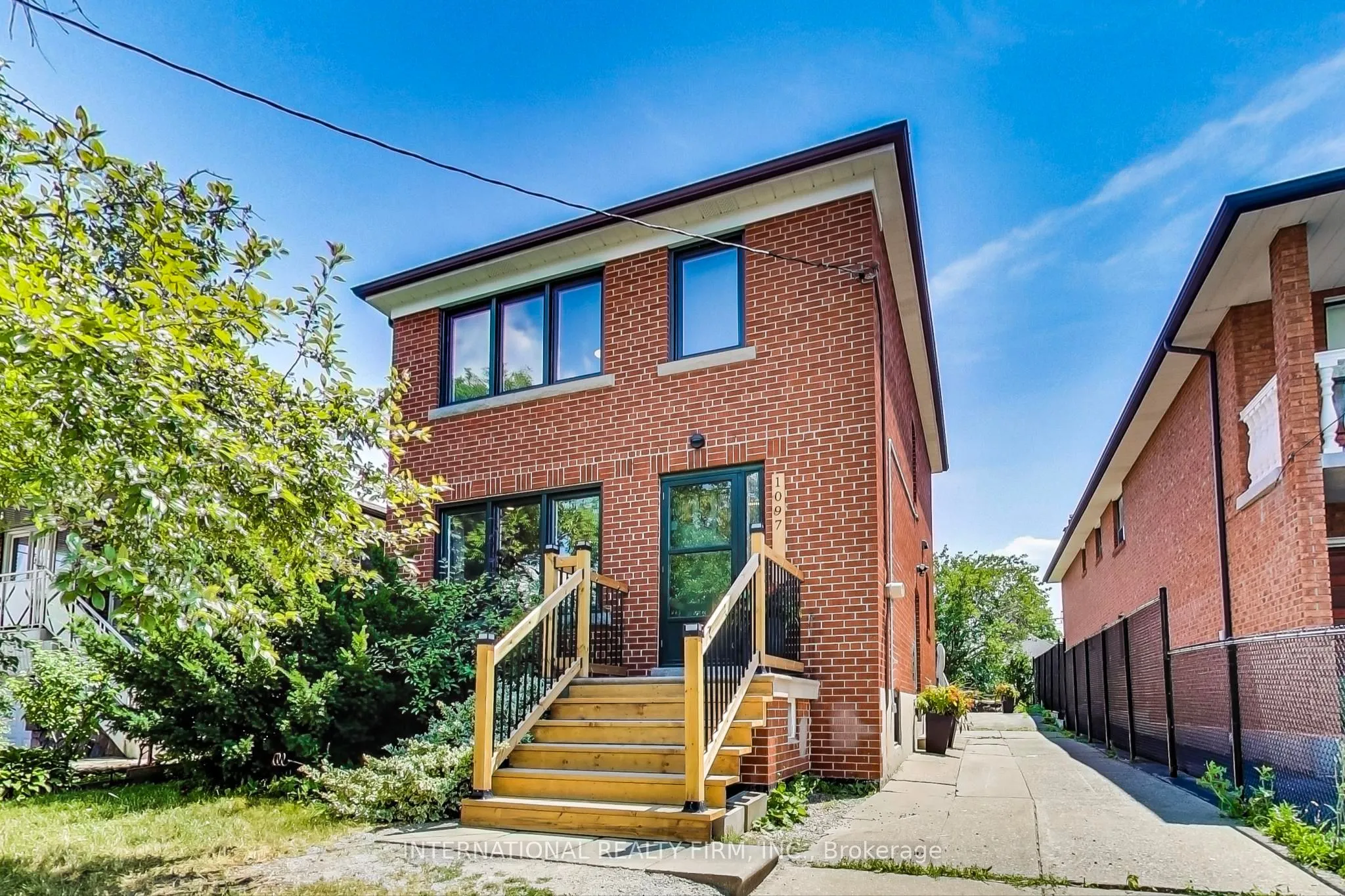 Detached Home For Lease | W13228400