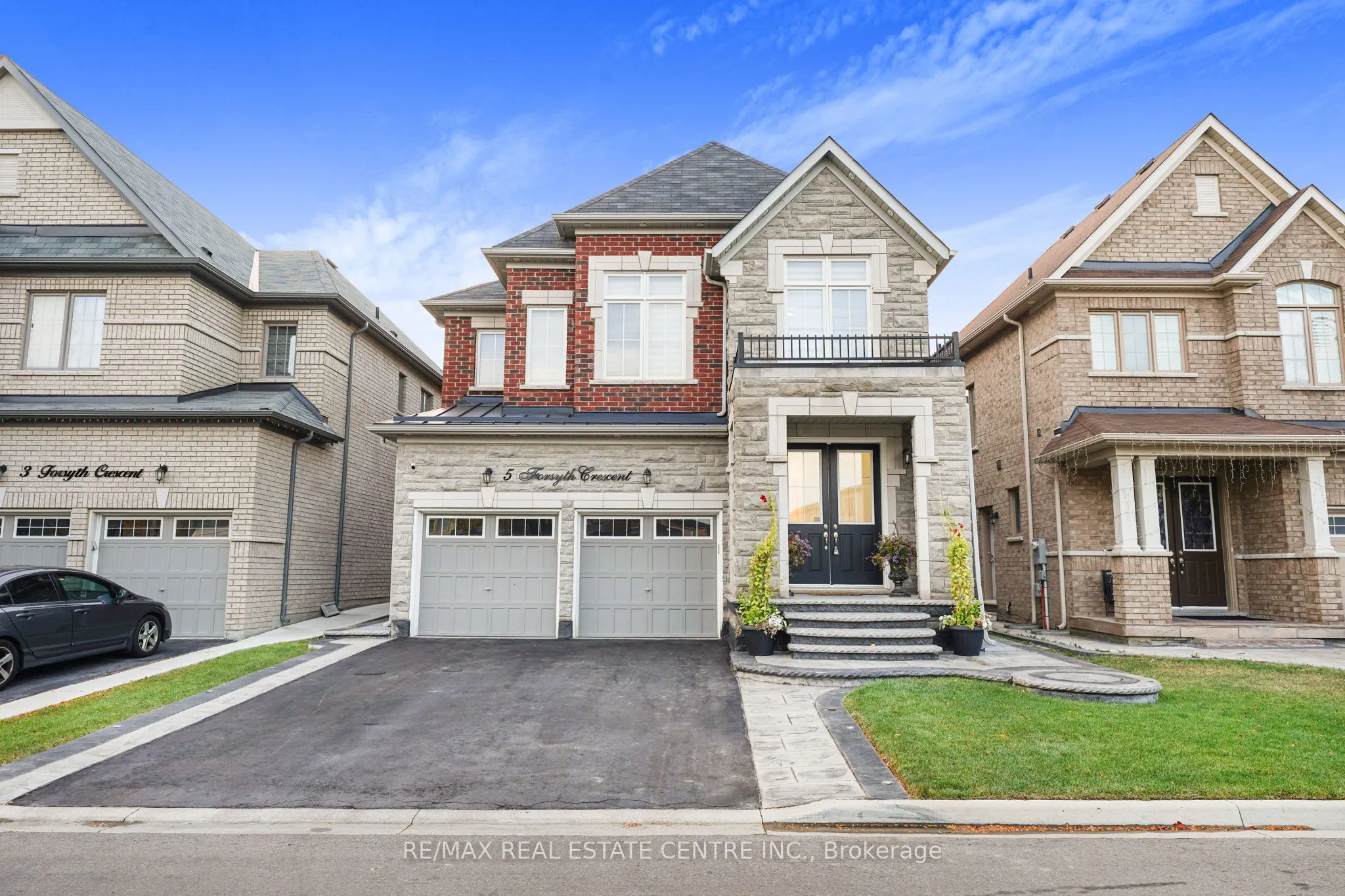Detached Home For Lease | W13229244