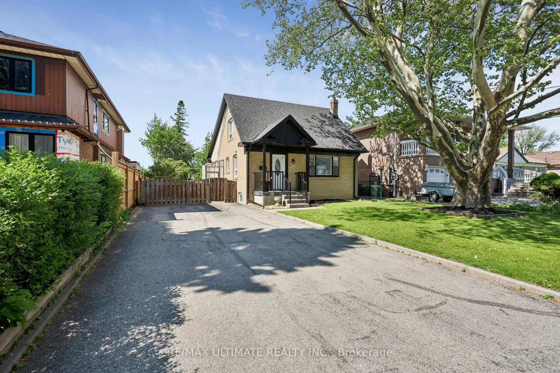 Detached Home For Lease | W13234076