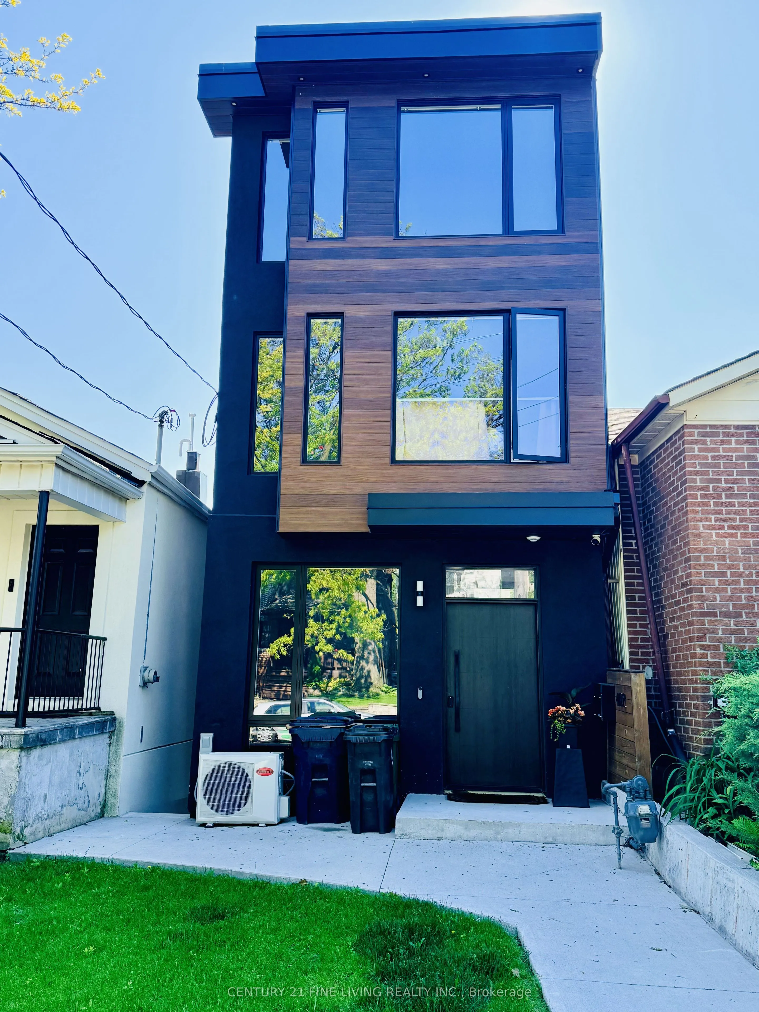 Semi-Detached Home For Lease | W13236208