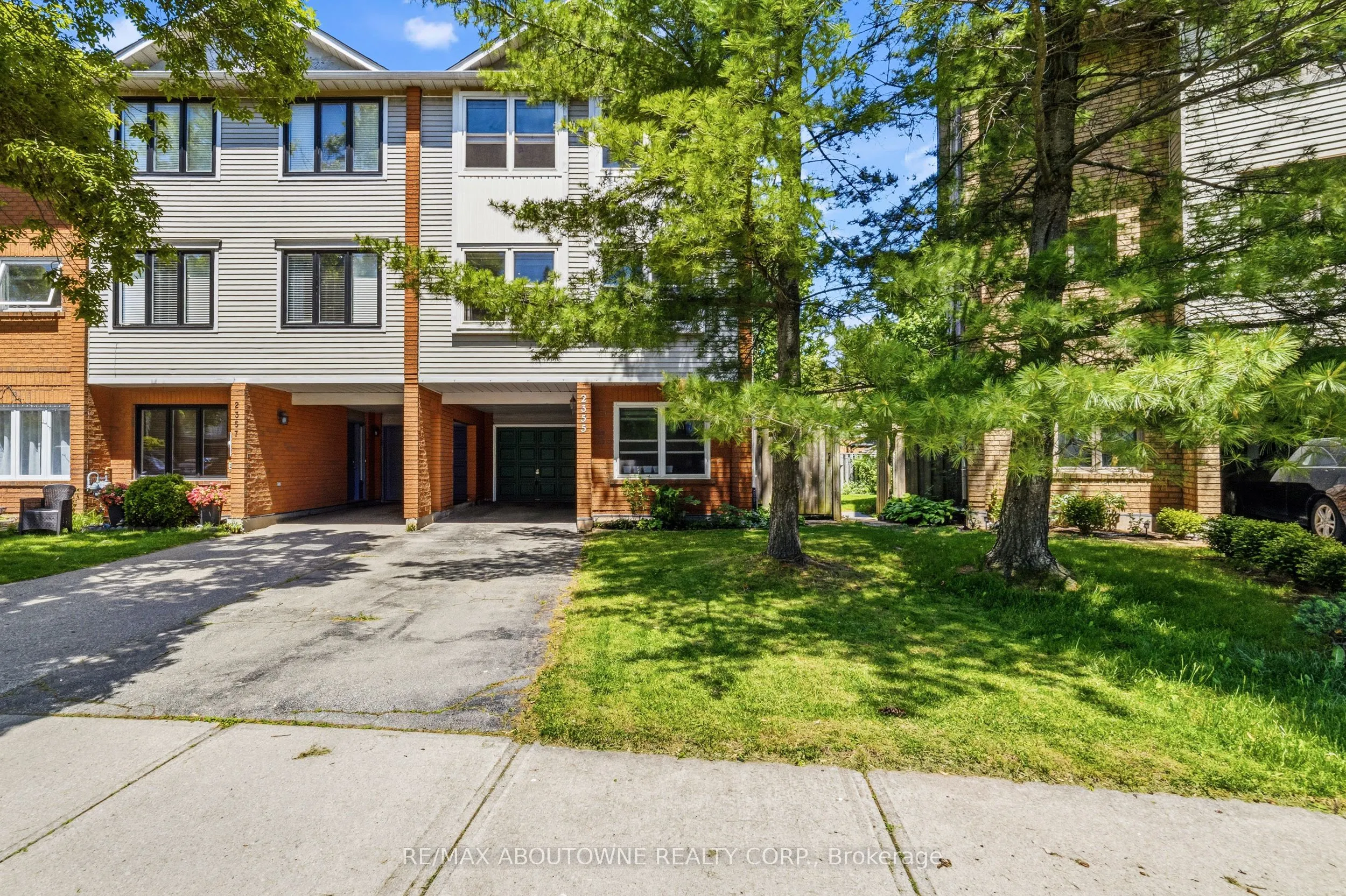 Property For Sale | W13236372