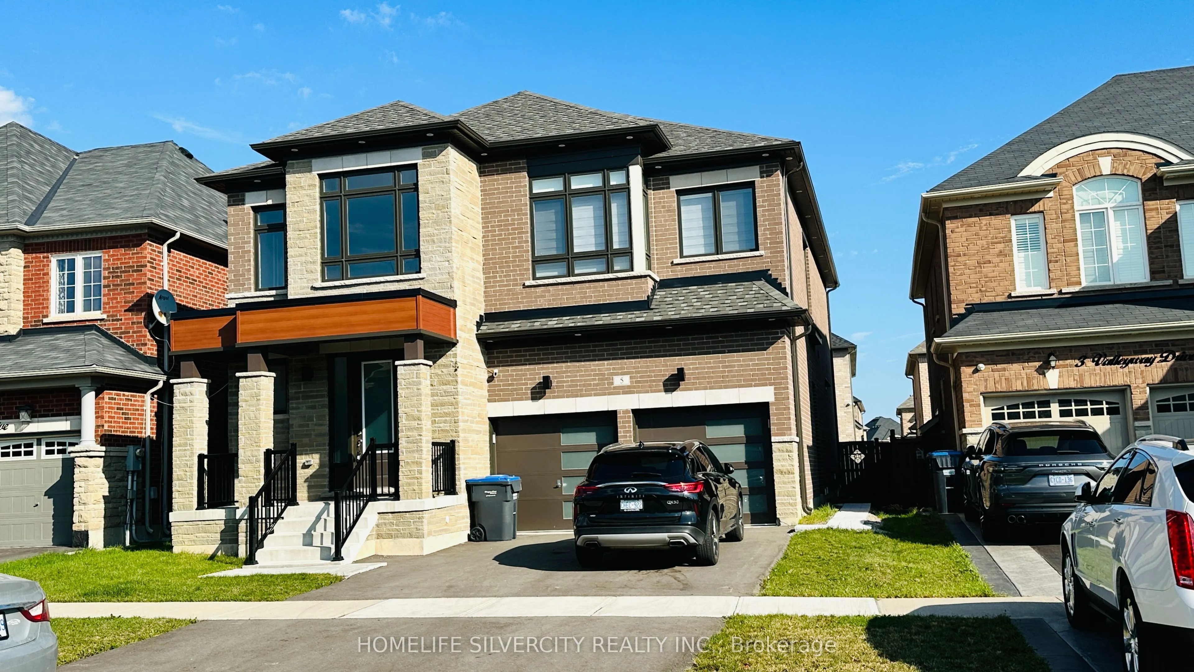 Detached Home For Lease | W13236392