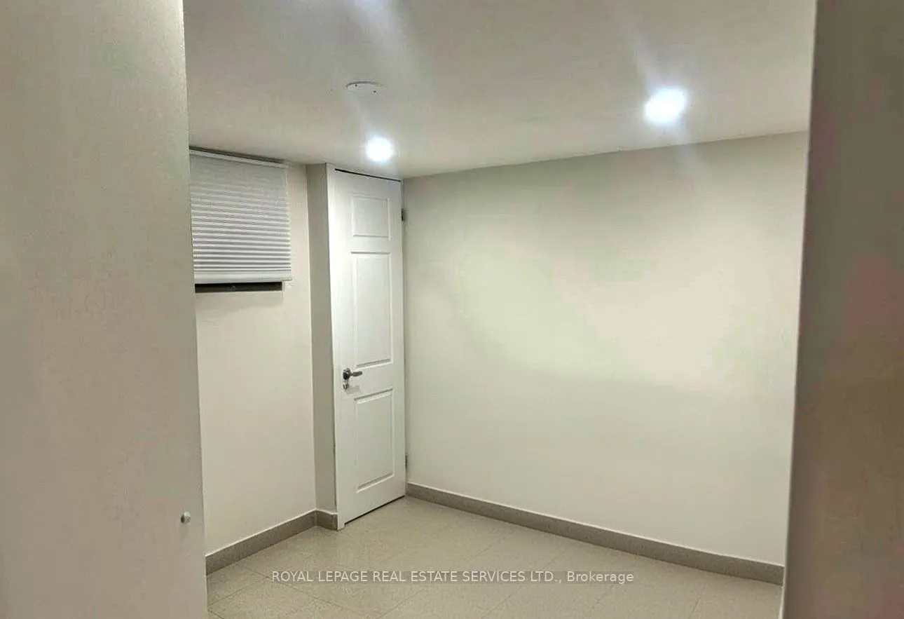 Semi-Detached Home For Lease | W13237286