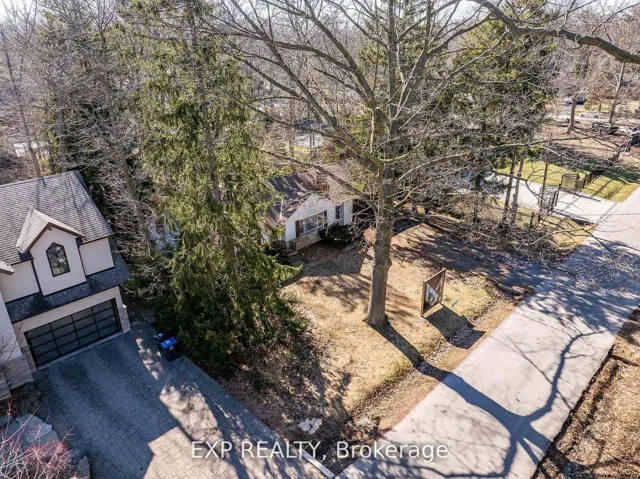 1252 Mona Road, Mississauga, ON L5G 3A1