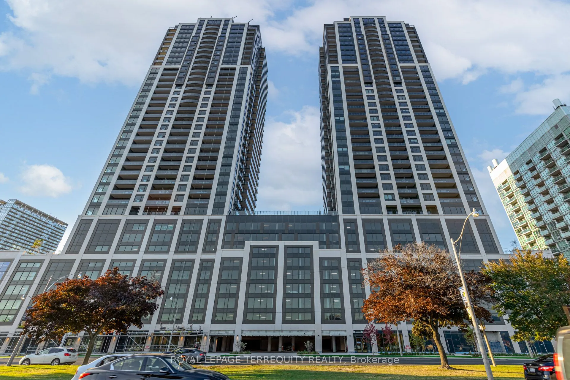 Property For Lease | W13243104