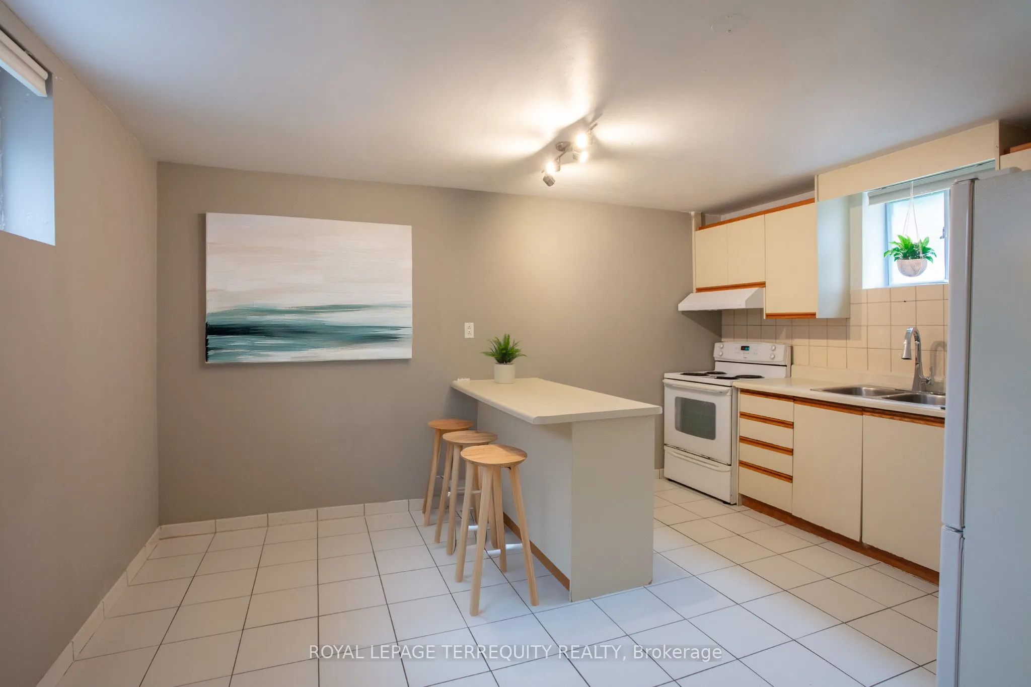 Detached Home For Lease | W13243342
