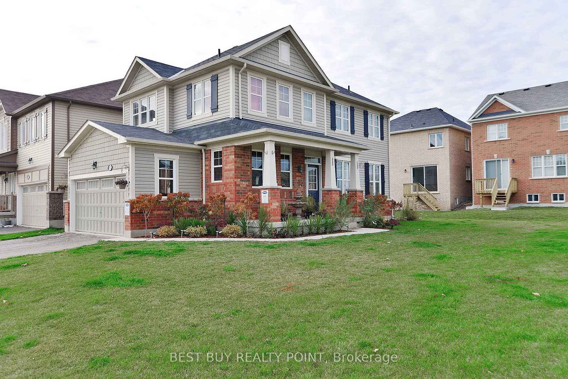 Detached Home For Lease | W13250244