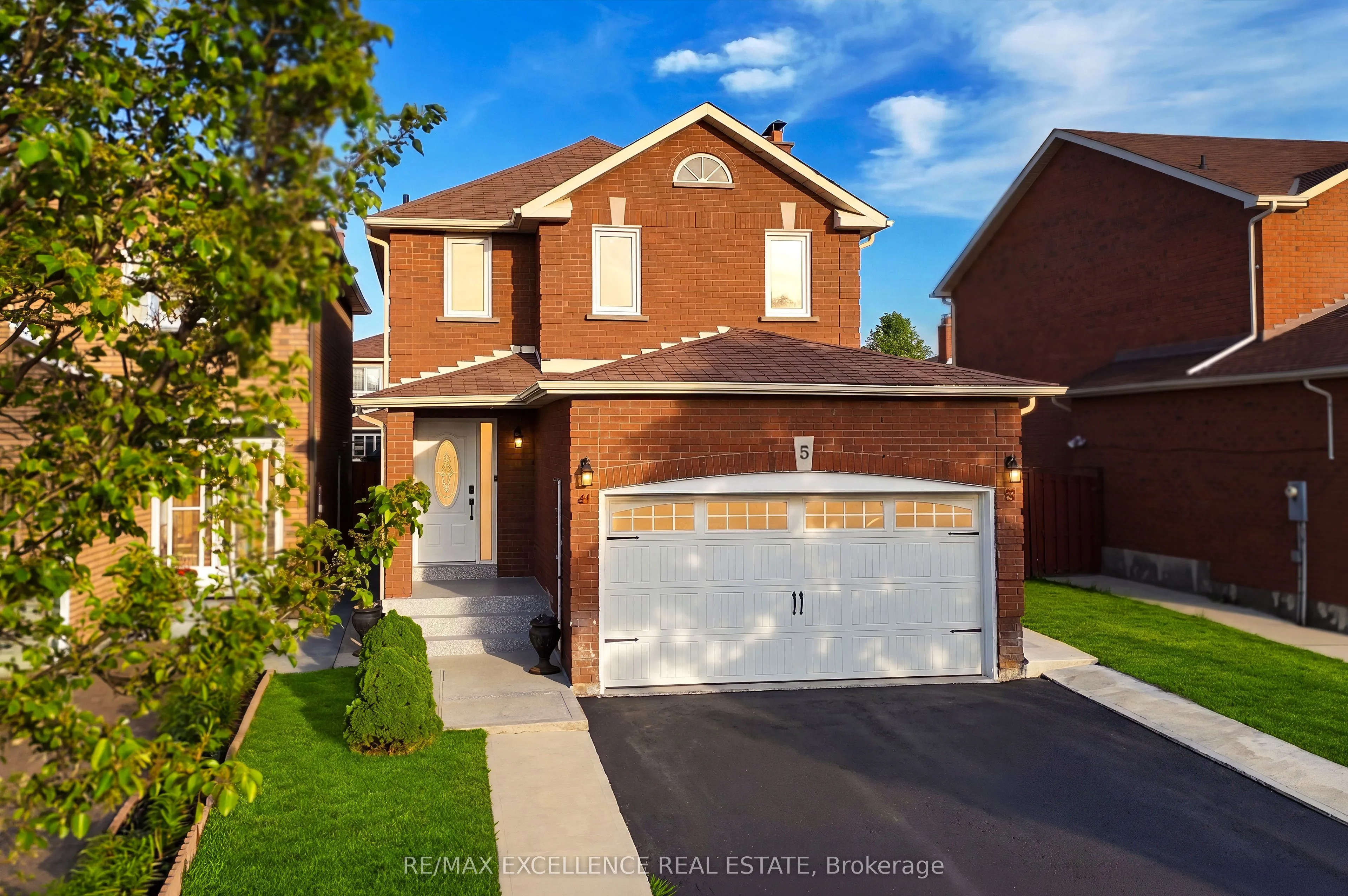 Detached Home For Sale | W13251978