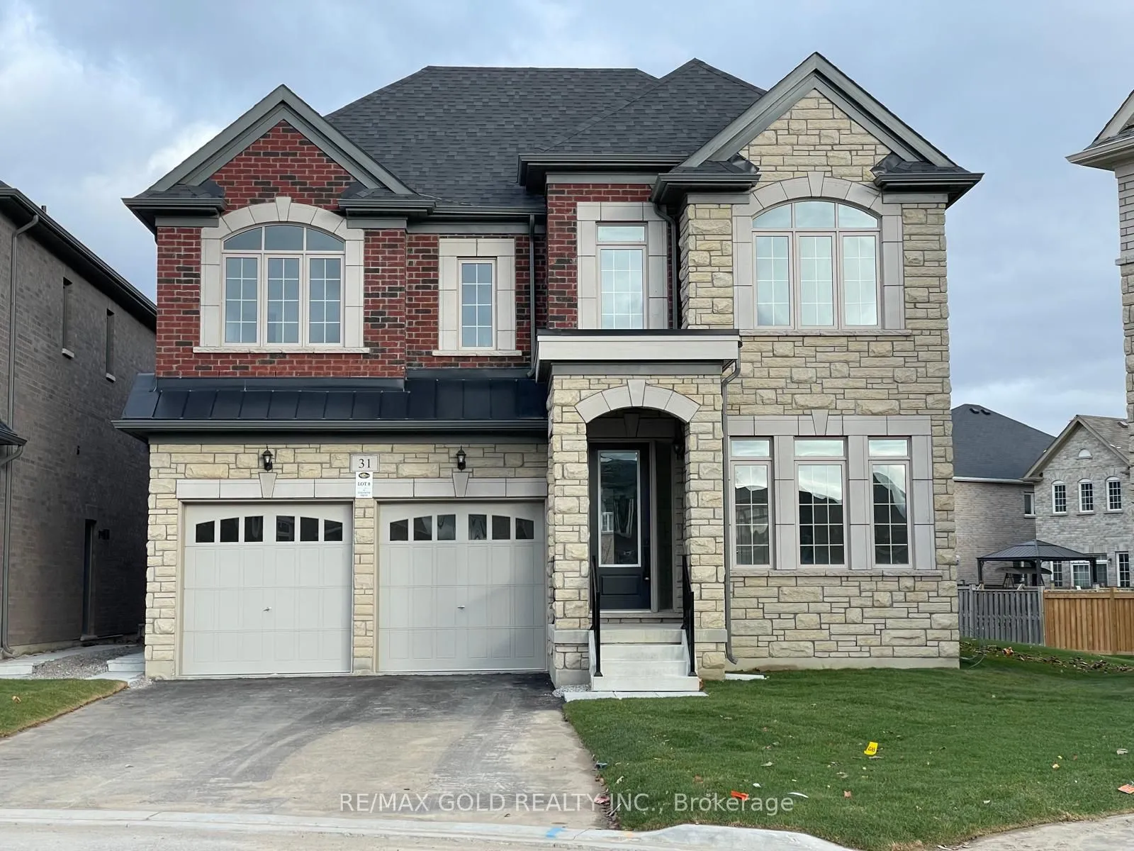 Detached Home For Lease | W13411004